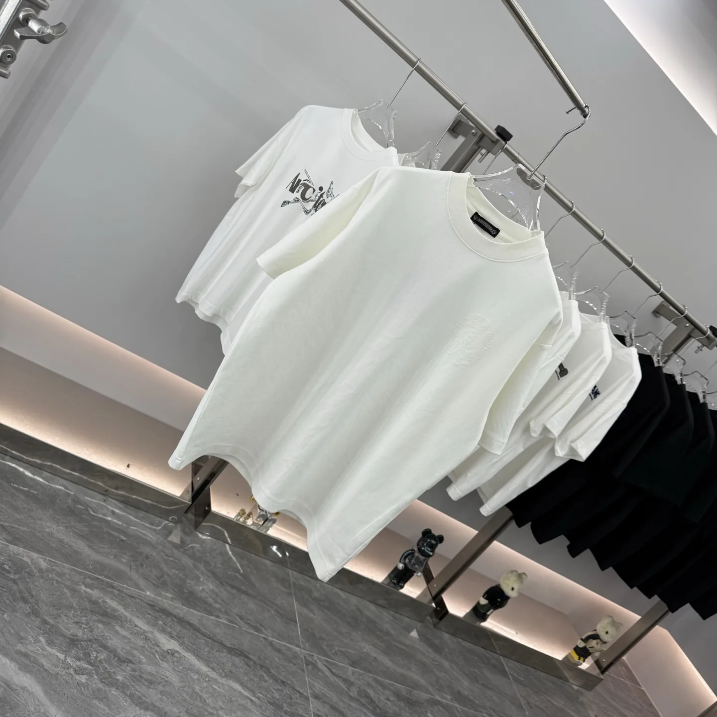 Laser-Cut Logo Crew-Neck T-Shirt D16513848 — view 2