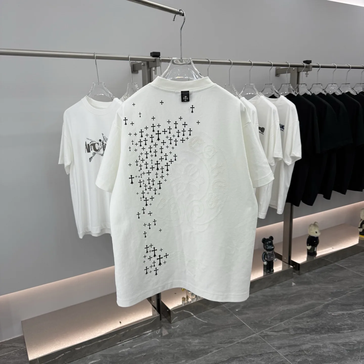 Laser-Cut Logo Crew-Neck T-Shirt D16513848 — view 7