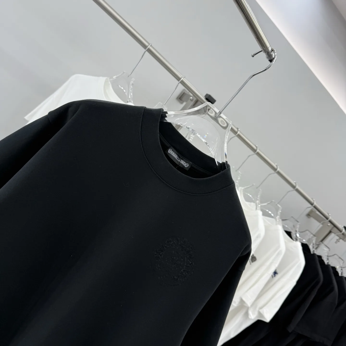 Laser-Cut Logo Crew-Neck T-Shirt D16513850 — view 3