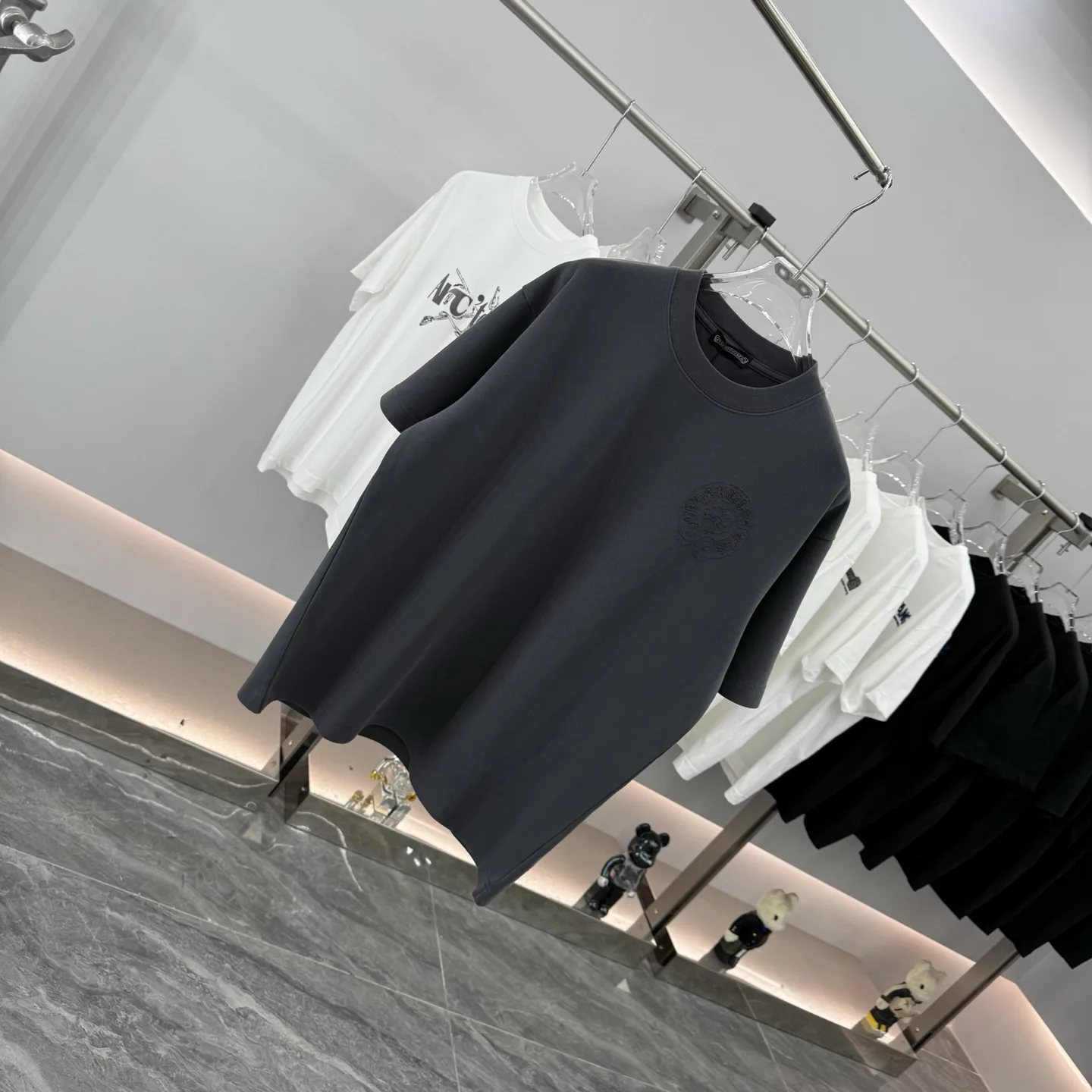 Laser-Etched Oversized Cotton T-Shirt D16513849 — view 2