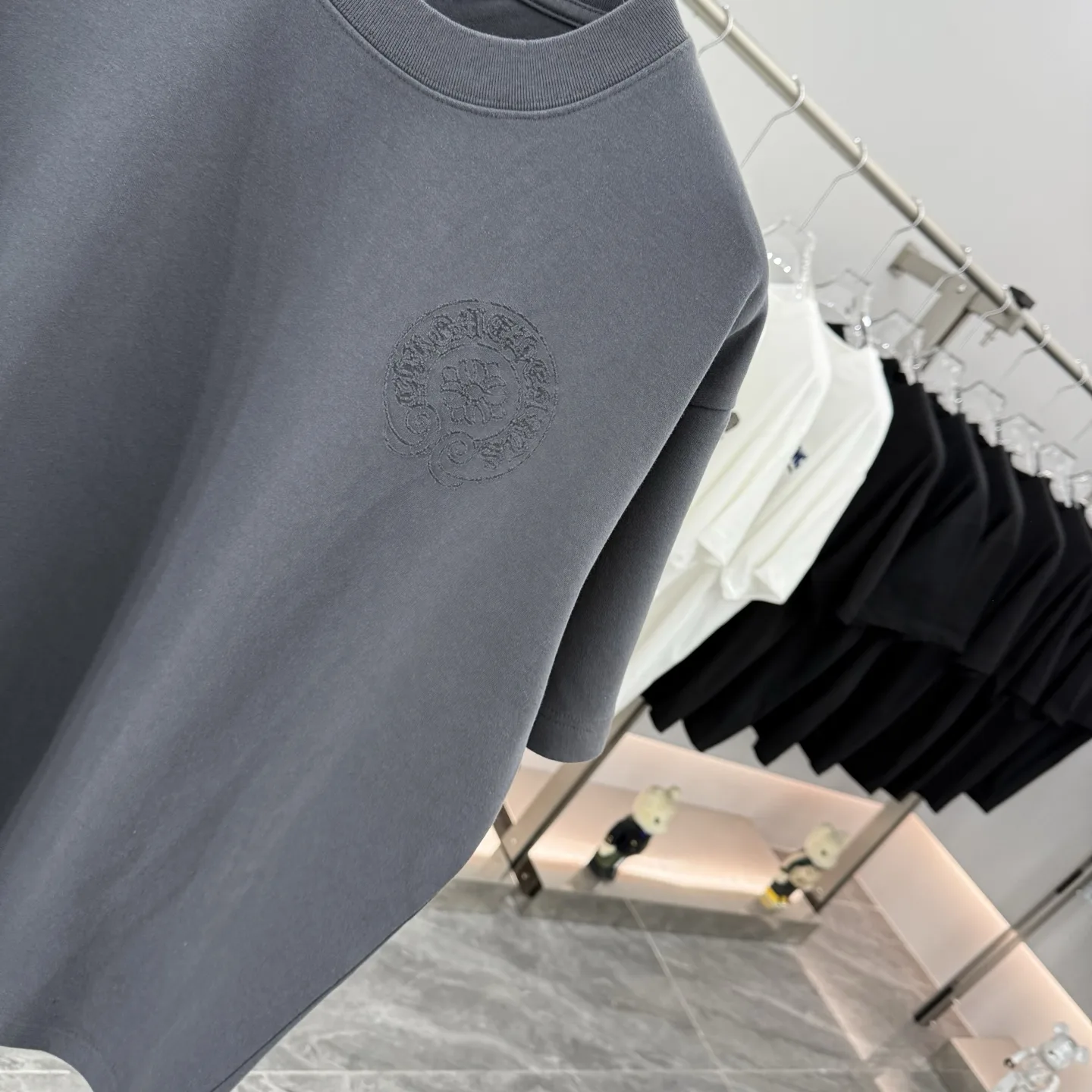 Laser-Etched Oversized Cotton T-Shirt D16513849 — view 5