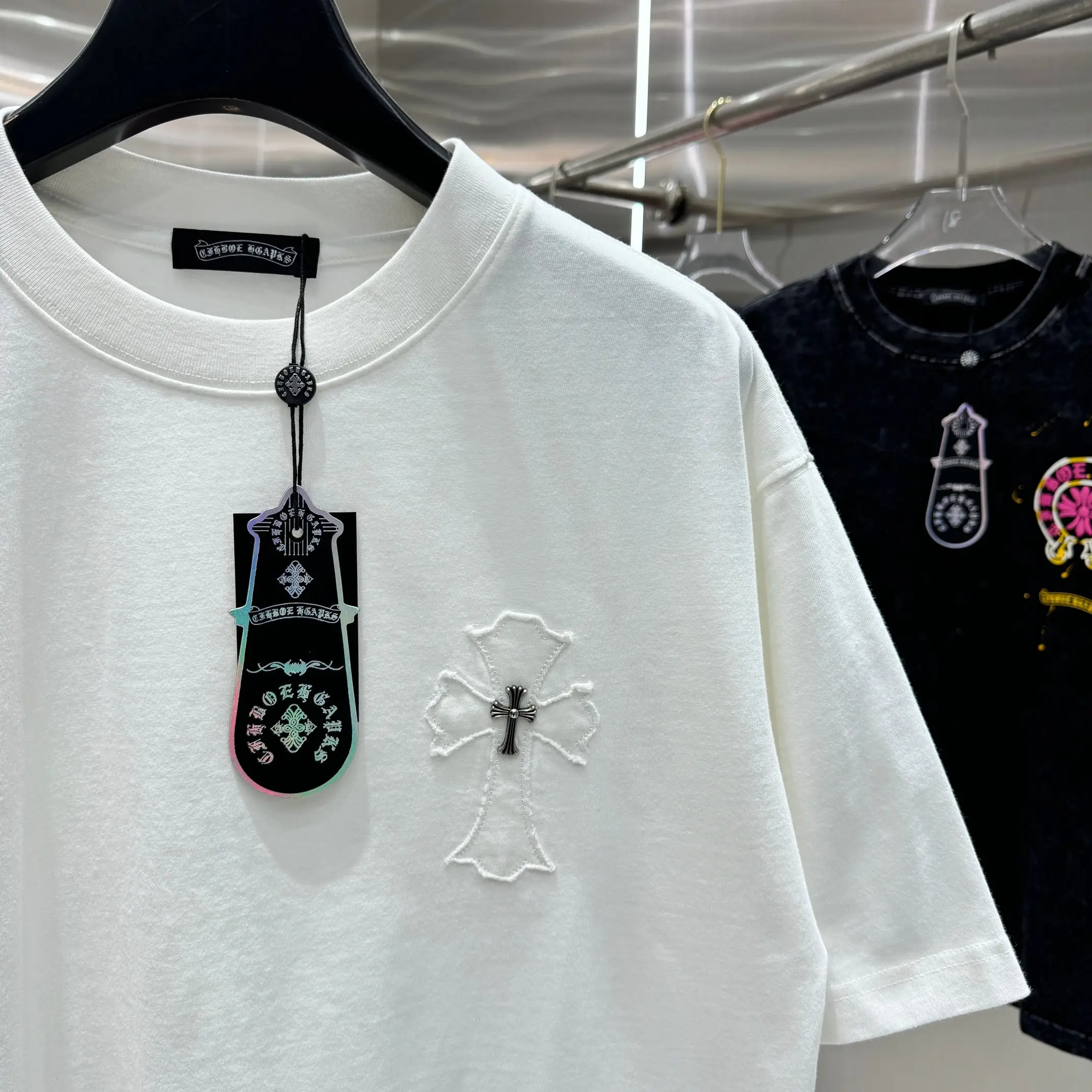 Cross Patch Embroidered Cotton T-Shirt D17013812 — view 7