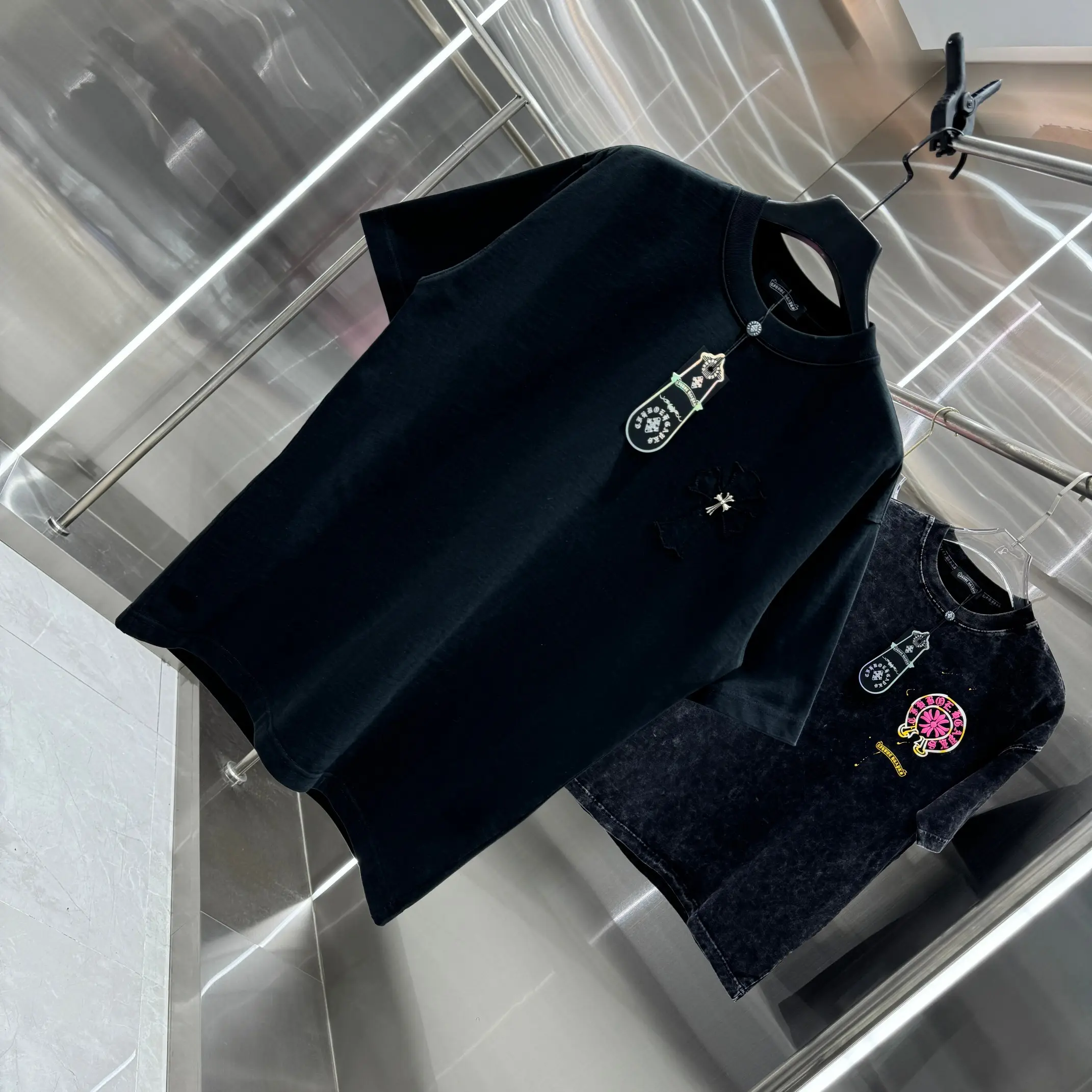 Cross Patch Embroidered Cotton T-Shirt D17013813 — view 3