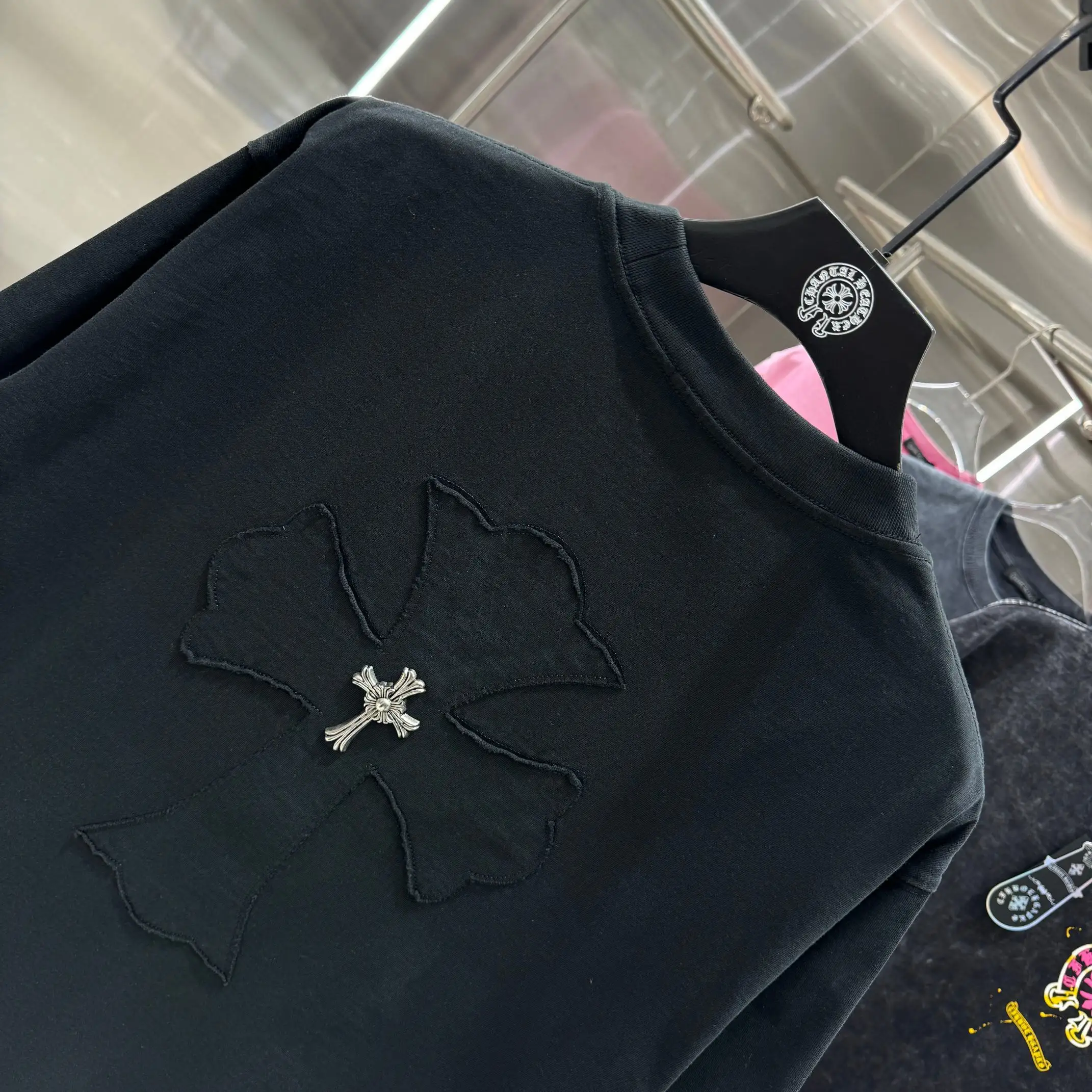 Cross Patch Embroidered Cotton T-Shirt D17013813 — view 5
