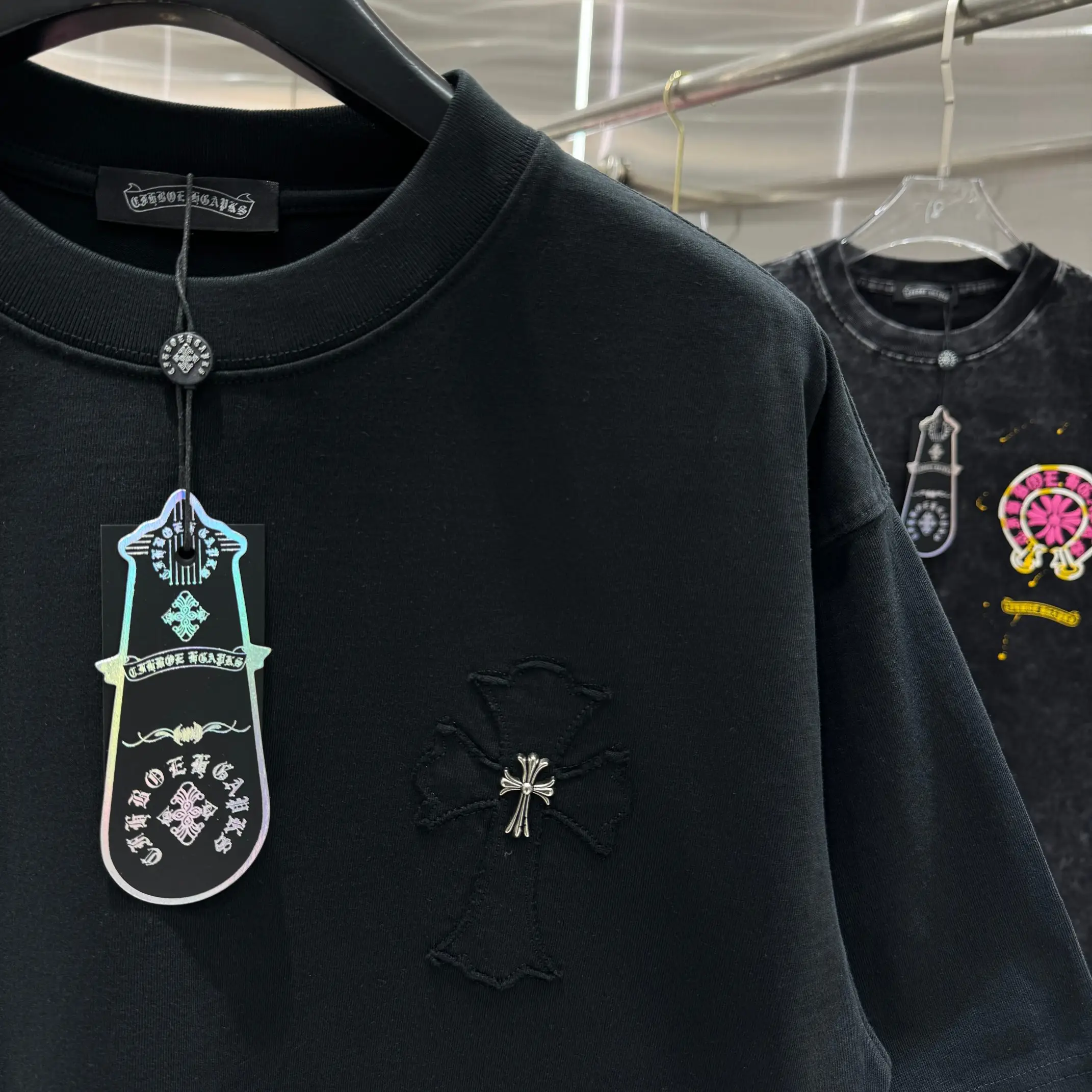 Cross Patch Embroidered Cotton T-Shirt D17013813 — view 7