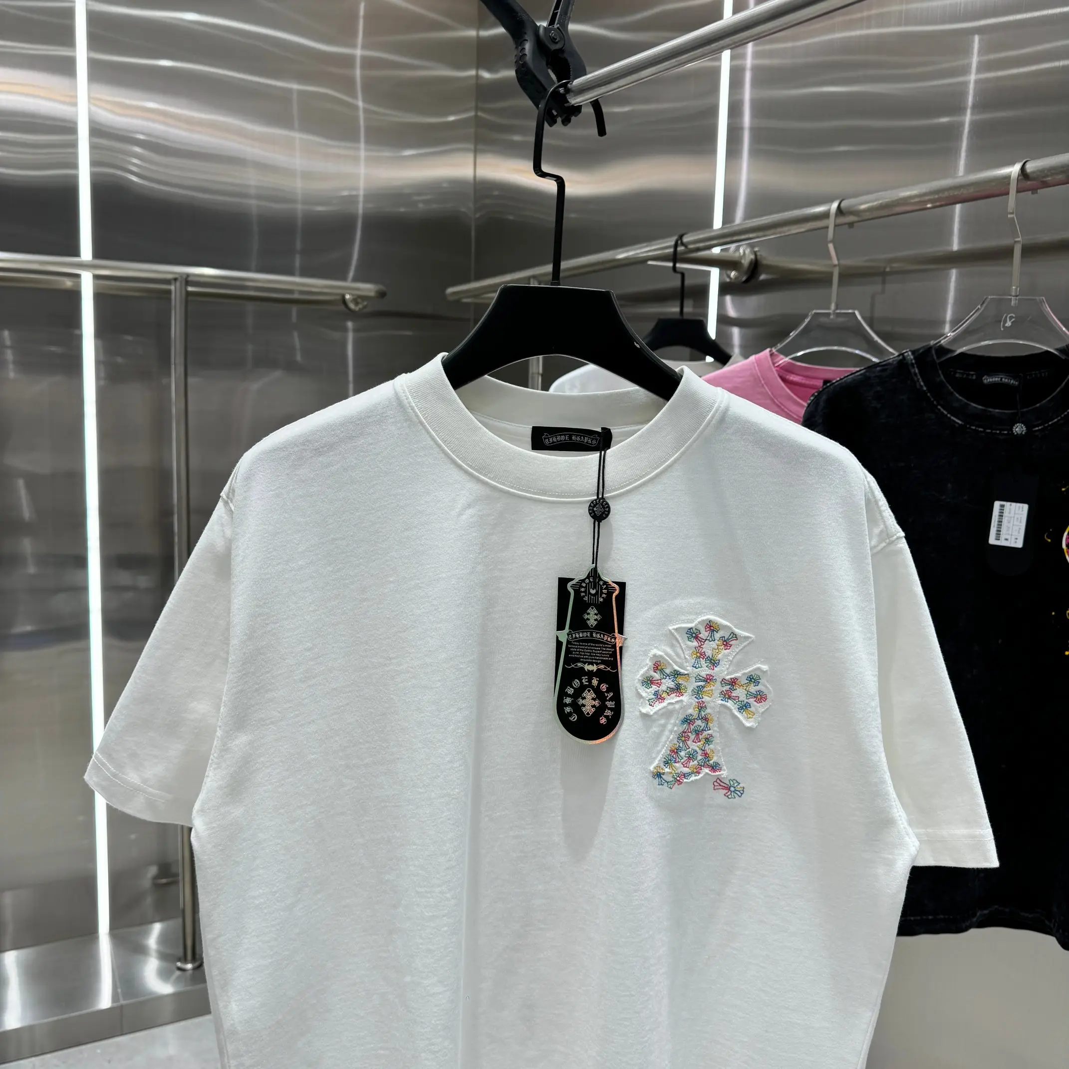 Embroidered Cross Patch Cotton T-Shirt D17013826 — view 6