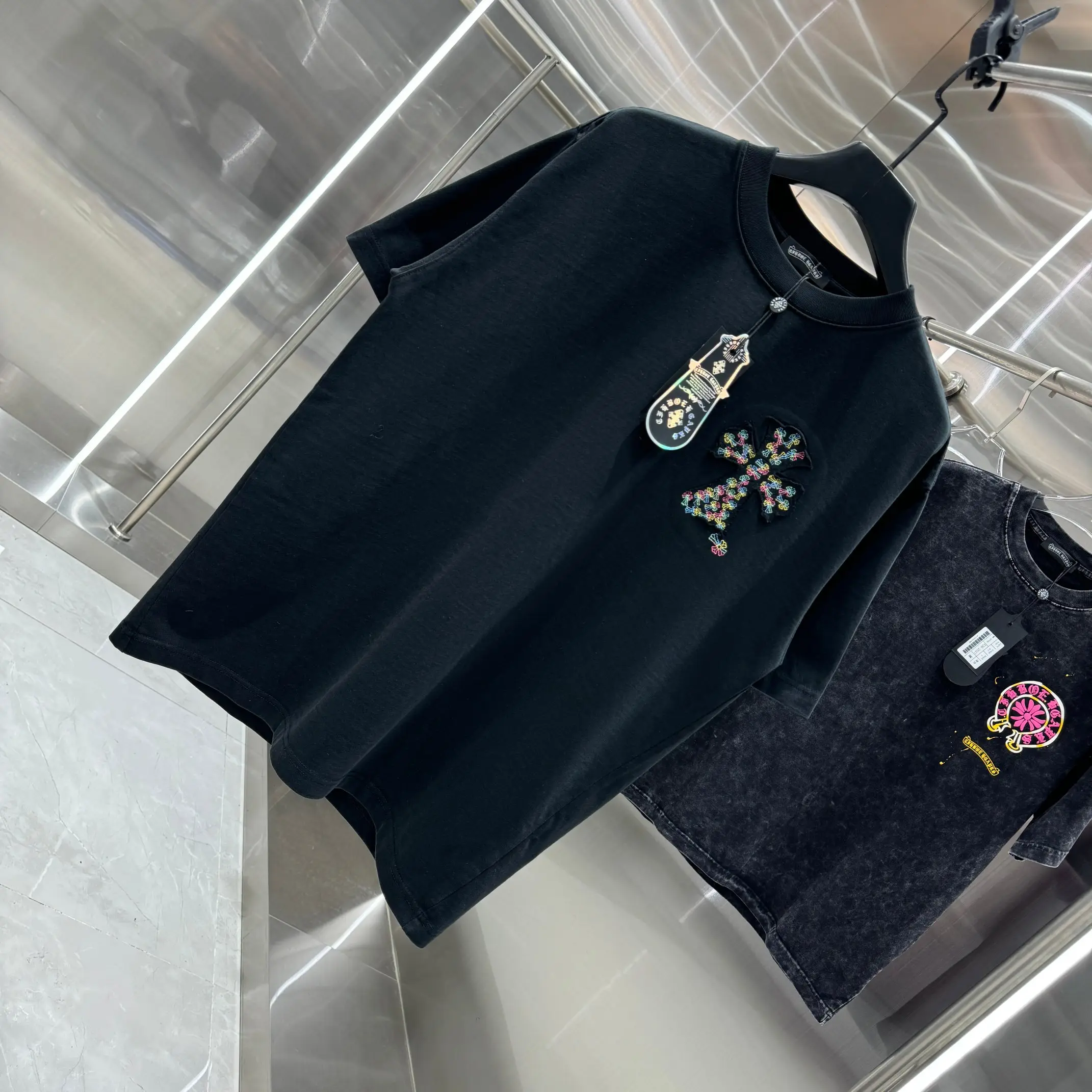Embroidered Cross Patch Cotton T-Shirt D17013827 — view 3