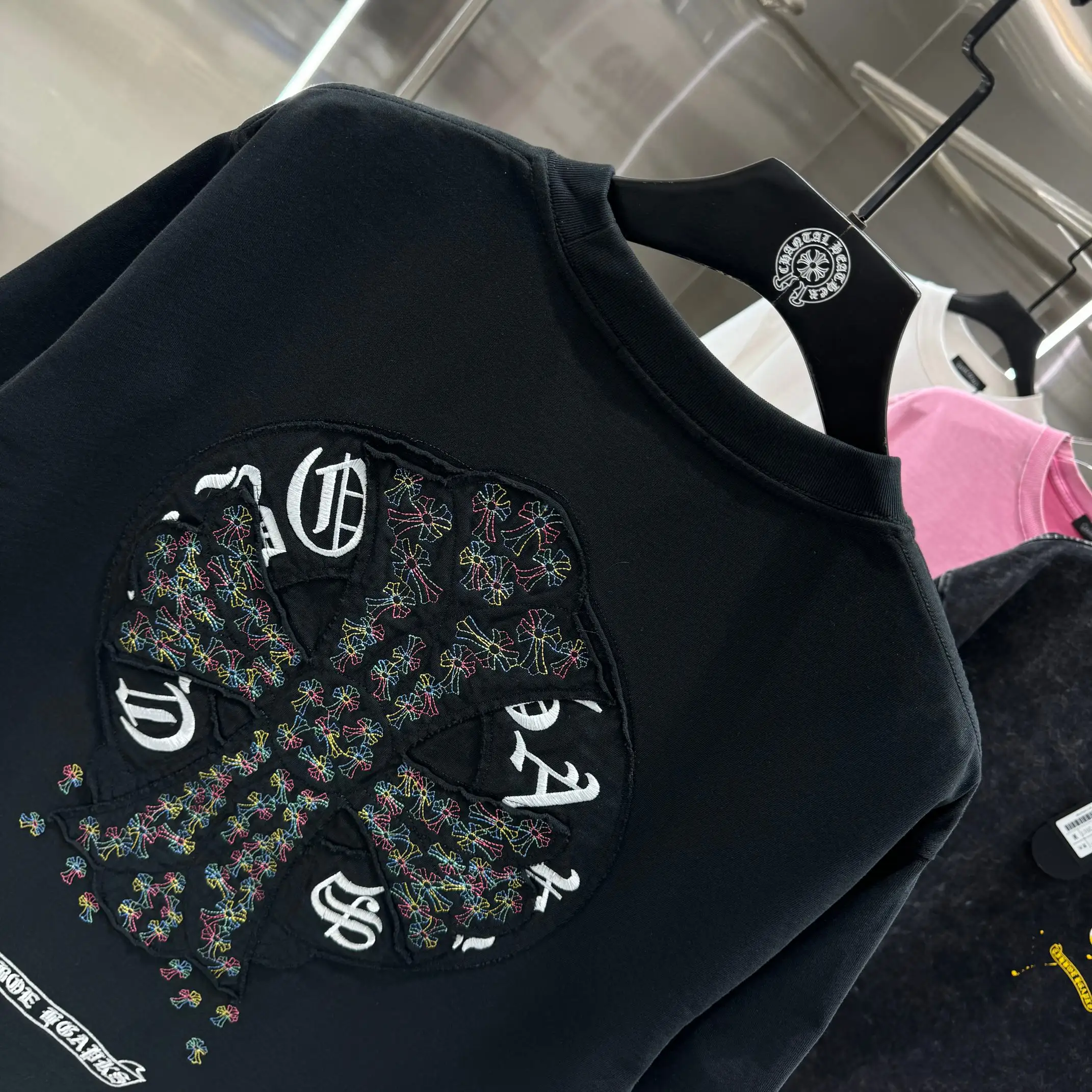 Embroidered Cross Patch Cotton T-Shirt D17013827 — view 5