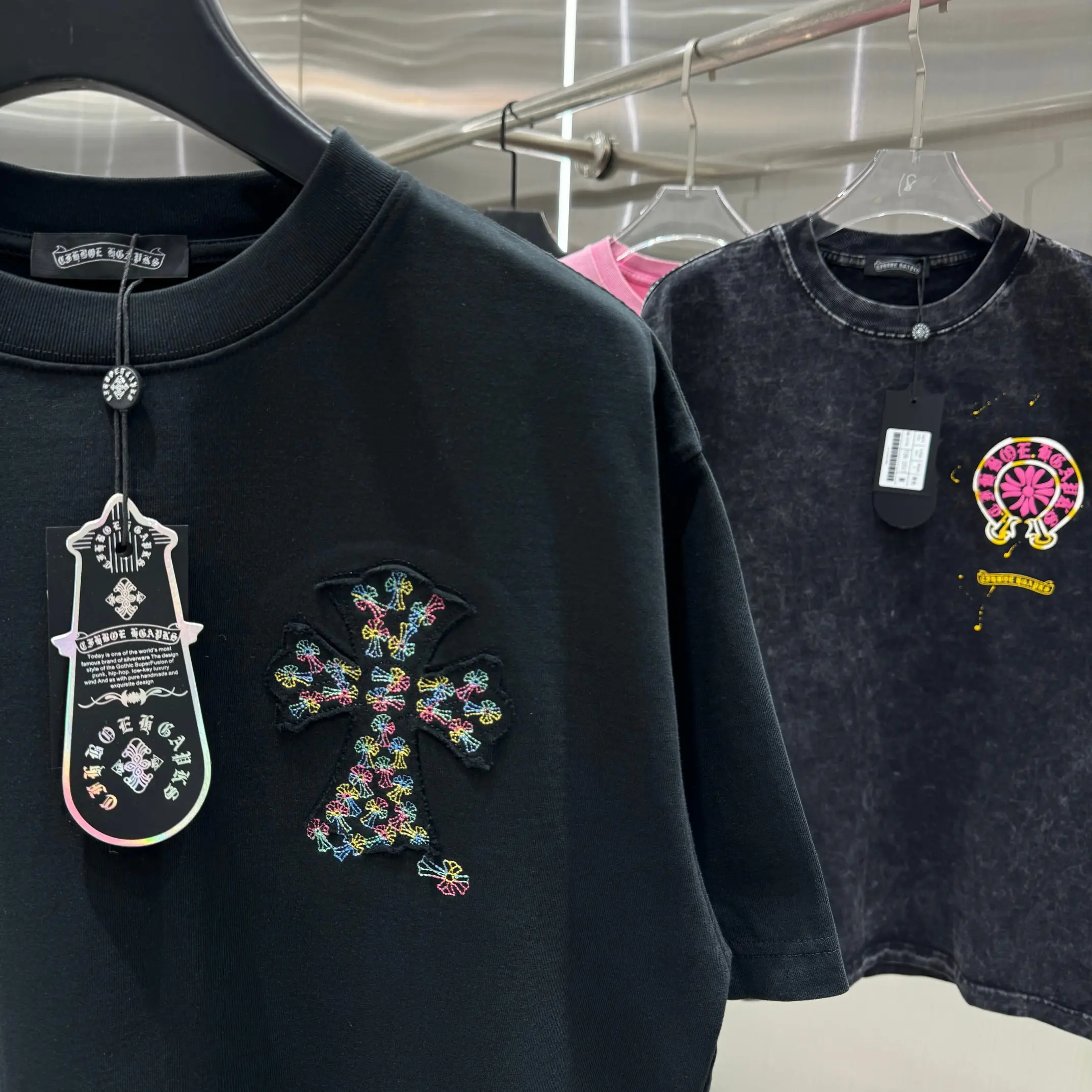 Embroidered Cross Patch Cotton T-Shirt D17013827 — view 7