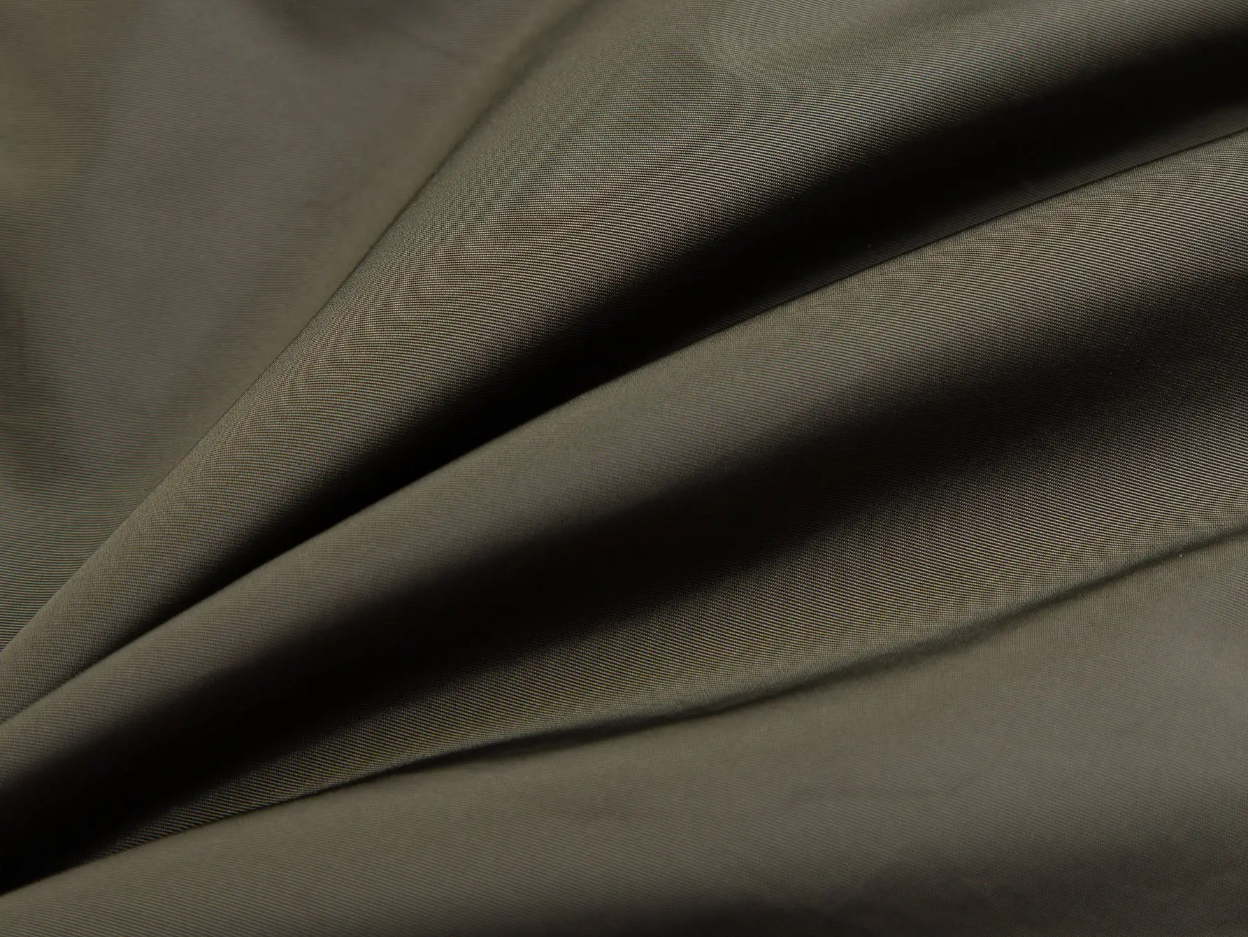 Logo-Appliquéd Re-Nylon Cargo Shorts D17015813 — view 12