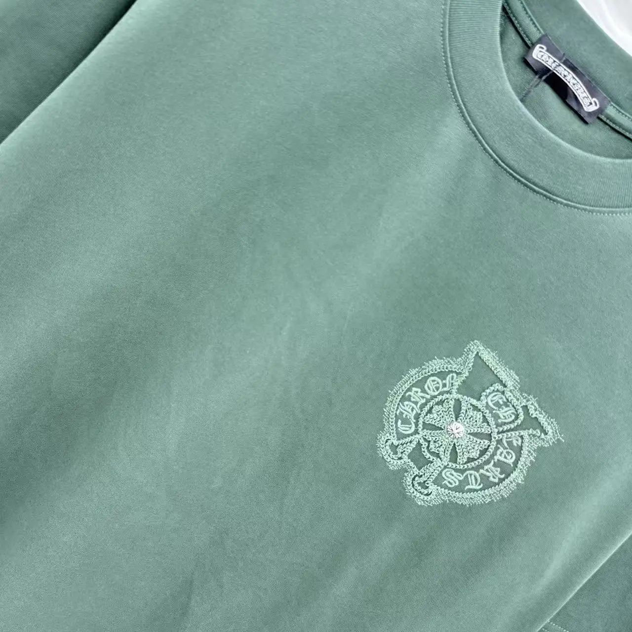 Embellished Horseshoe Logo T-Shirt D17513898 — view 5