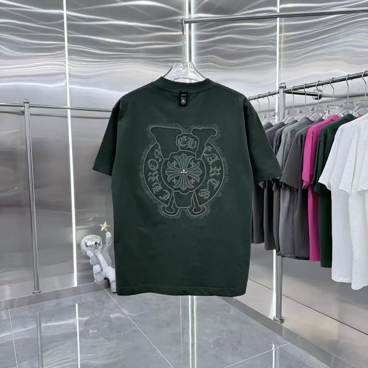 Embellished Horseshoe Logo T-Shirt D17513898 — view 7