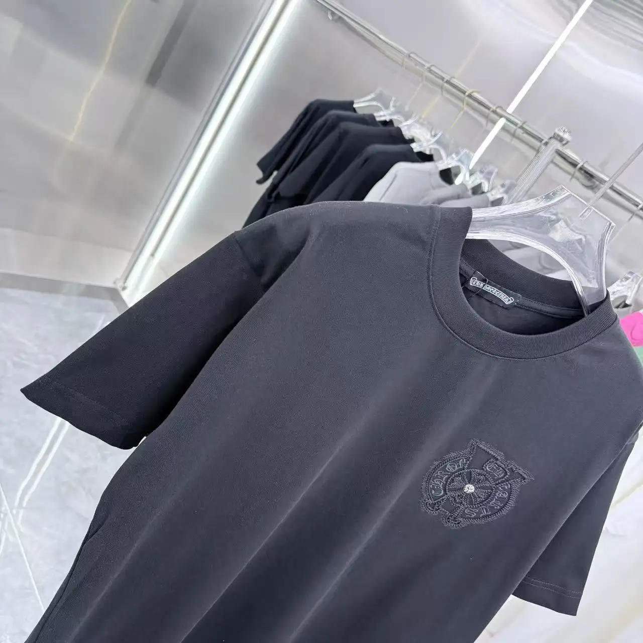 Horseshoe Logo Embellished T-Shirt D17513897 — view 4