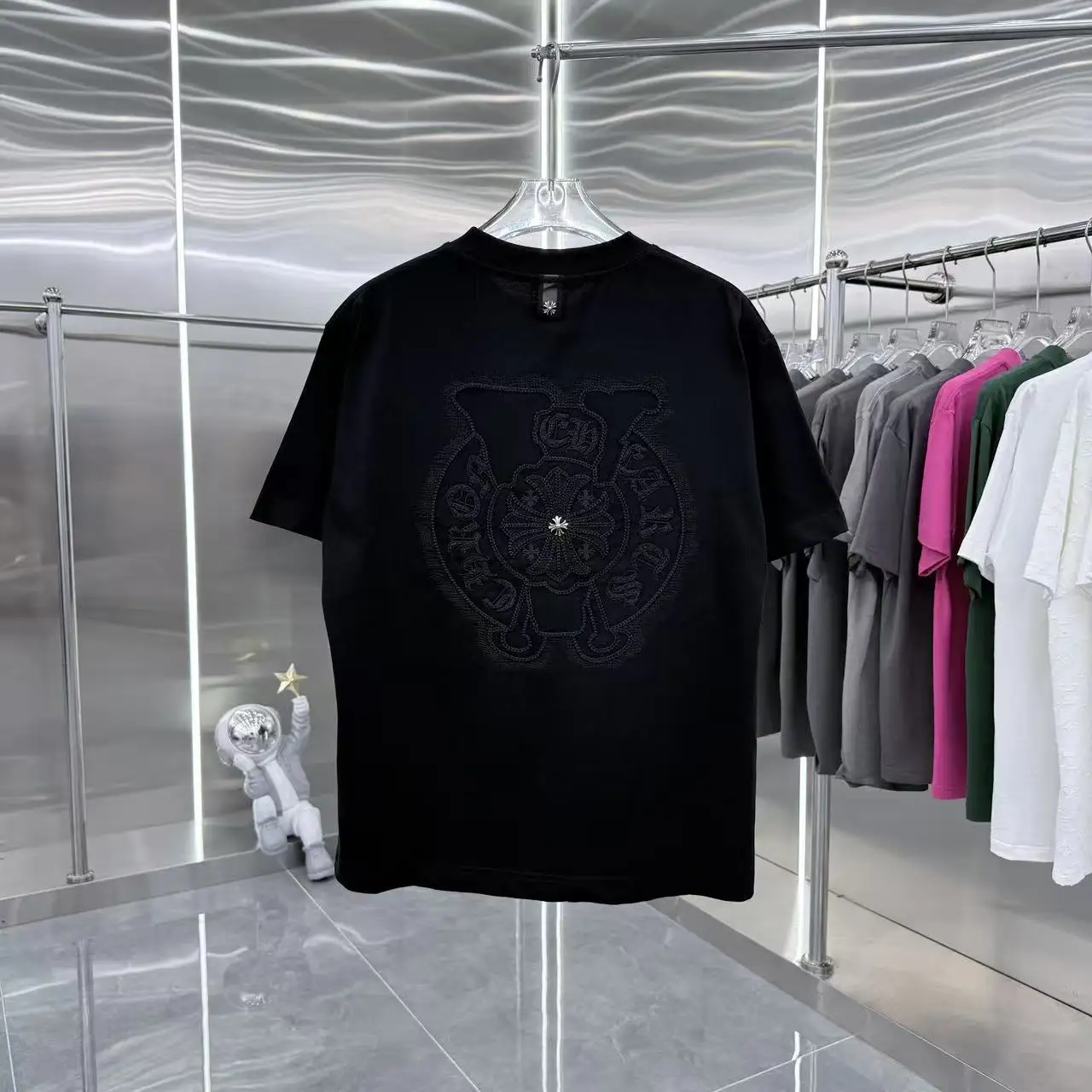 Horseshoe Logo Embellished T-Shirt D17513897 — view 7