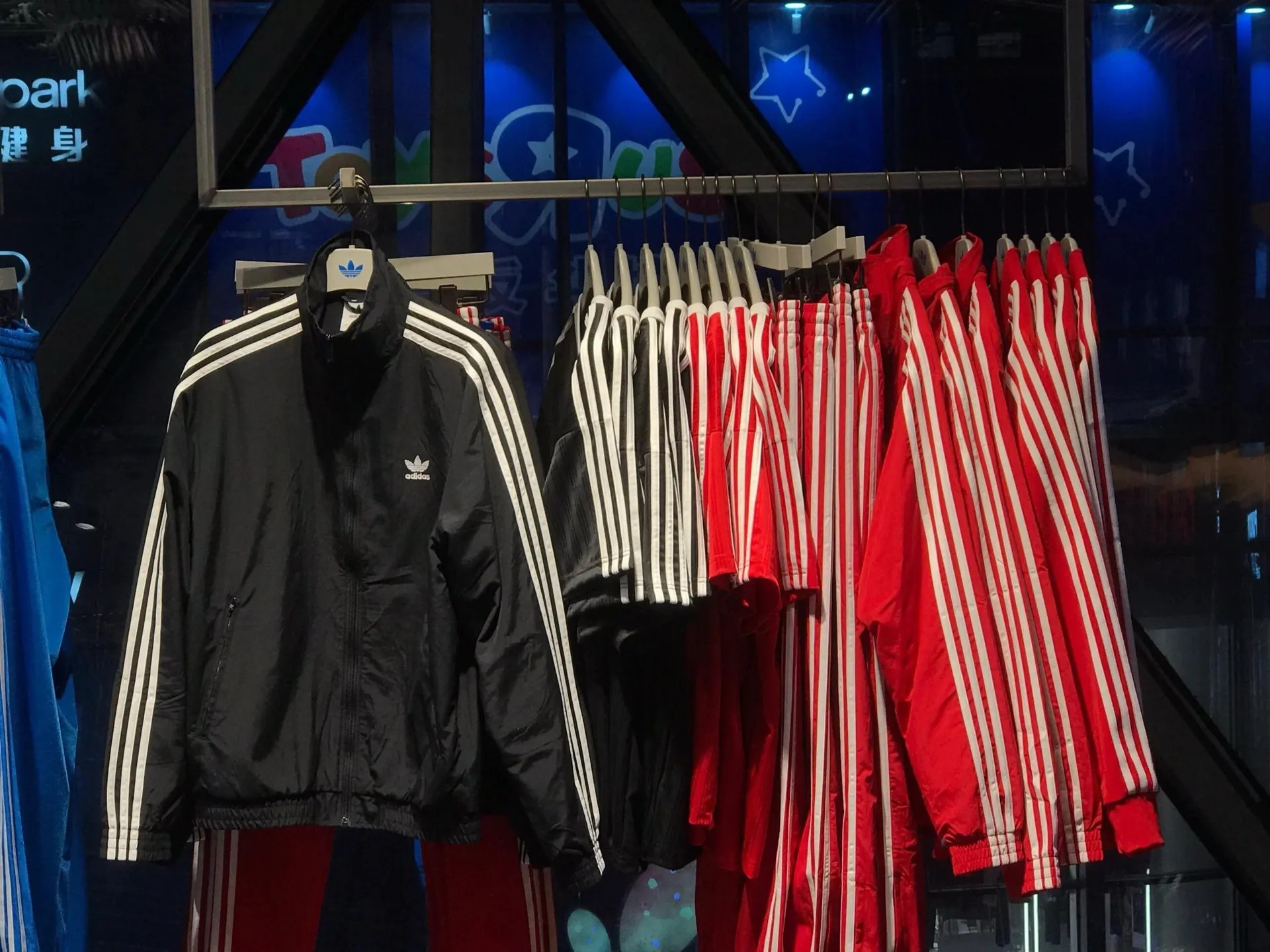 Adicolor Classics 3-Stripes Track Jacket D17514000 — view 7