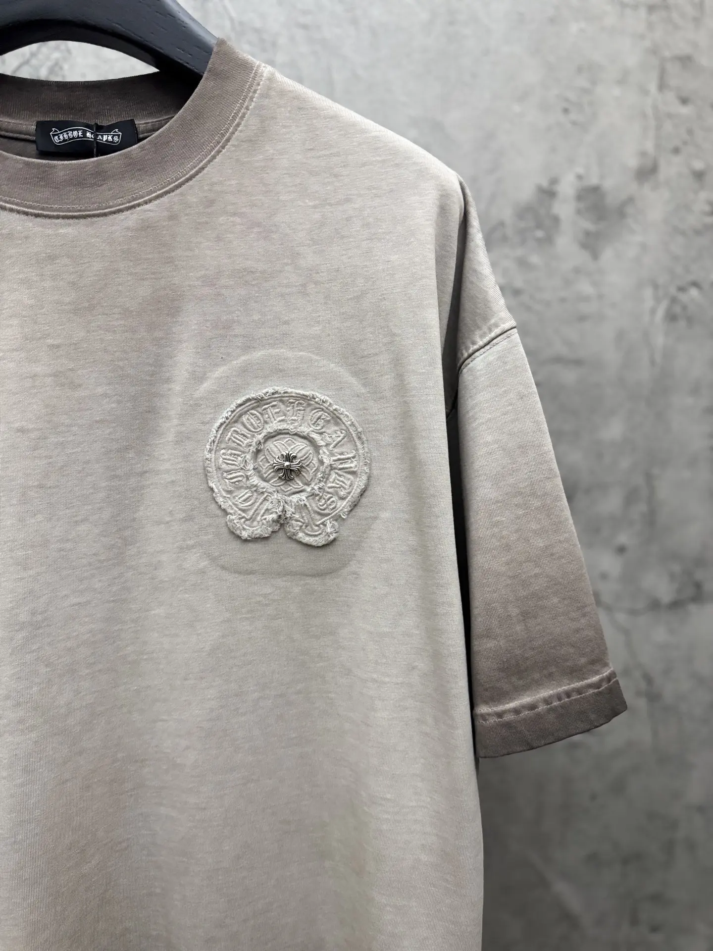 Embroidered Washed Cotton T-Shirt D17513959 — view 5
