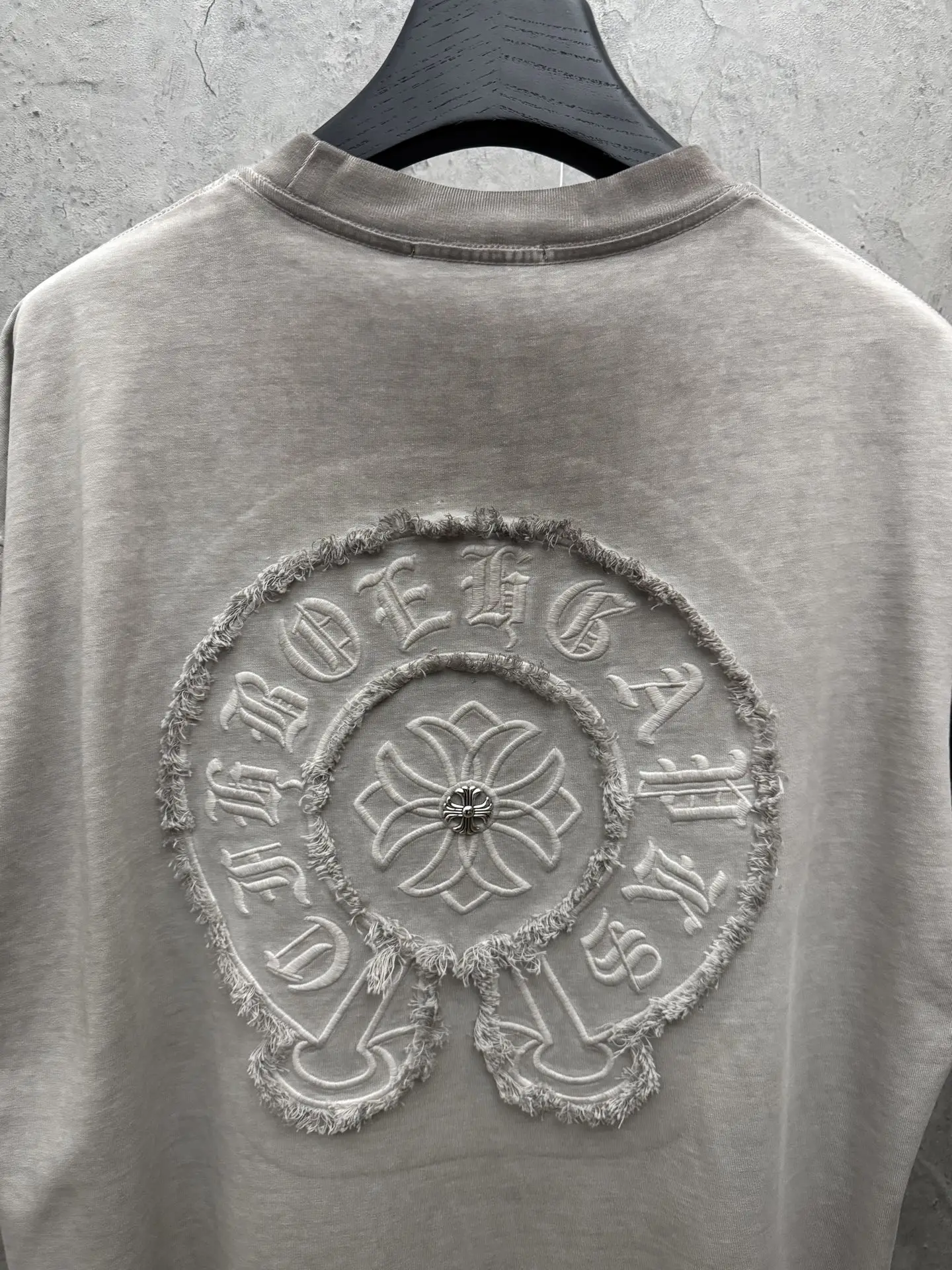Embroidered Washed Cotton T-Shirt D17513959 — view 7