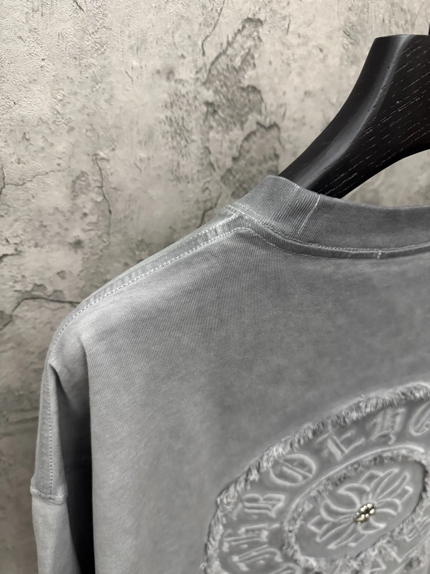 Embroidered Washed Cotton T-Shirt D17513961 — view 9