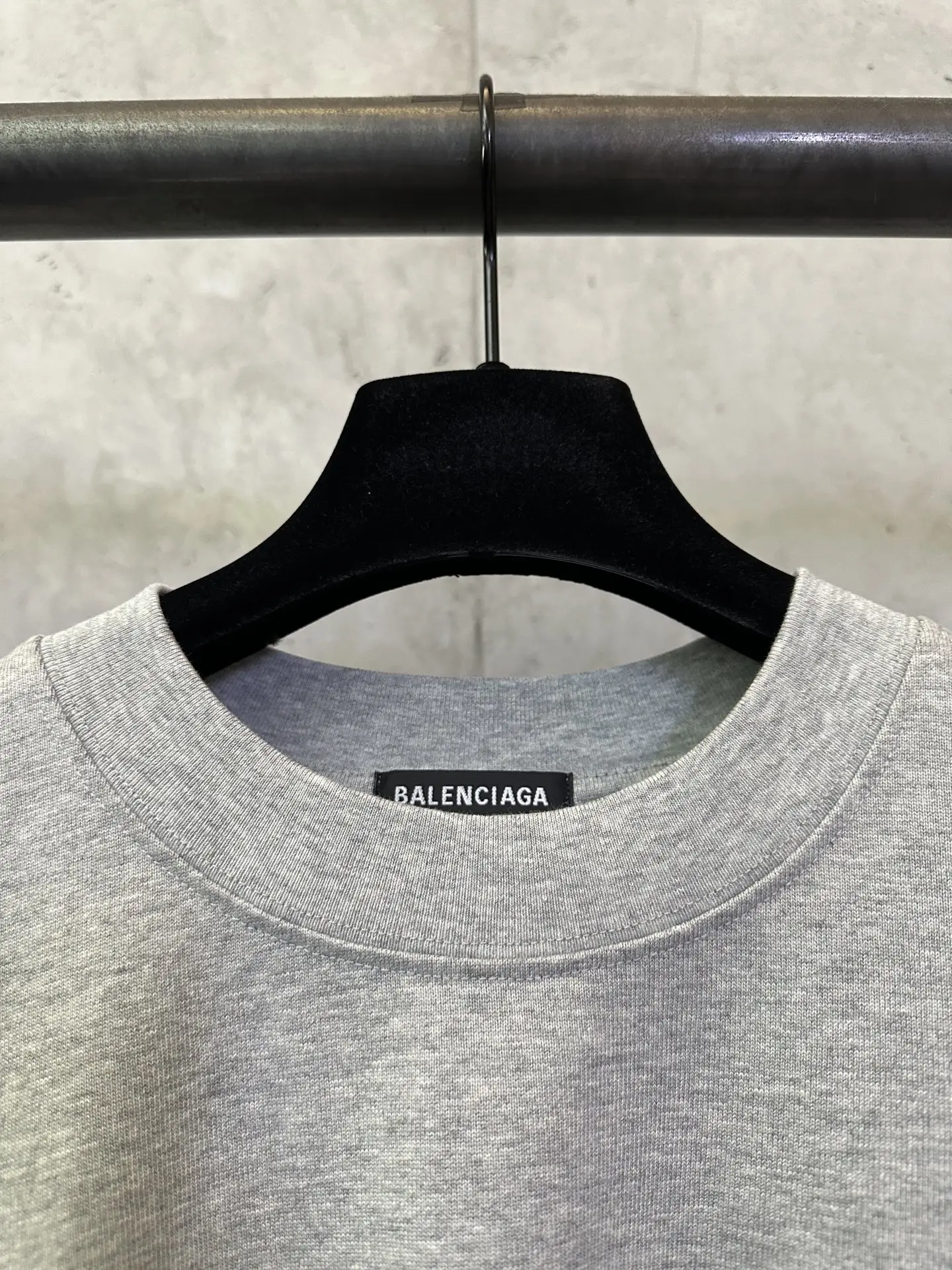 Cursive Logo Flocked Cotton T-Shirt D17511561 — view 7