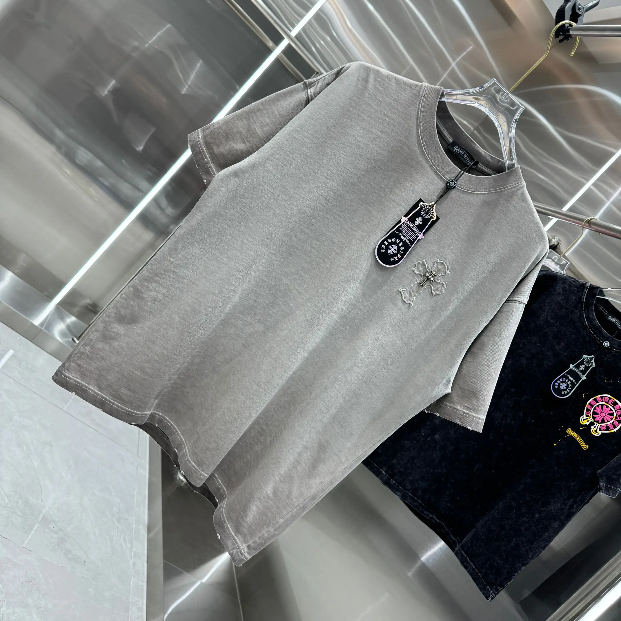 Embroidered Patch Acid-Wash T-Shirt D18013828 — view 3