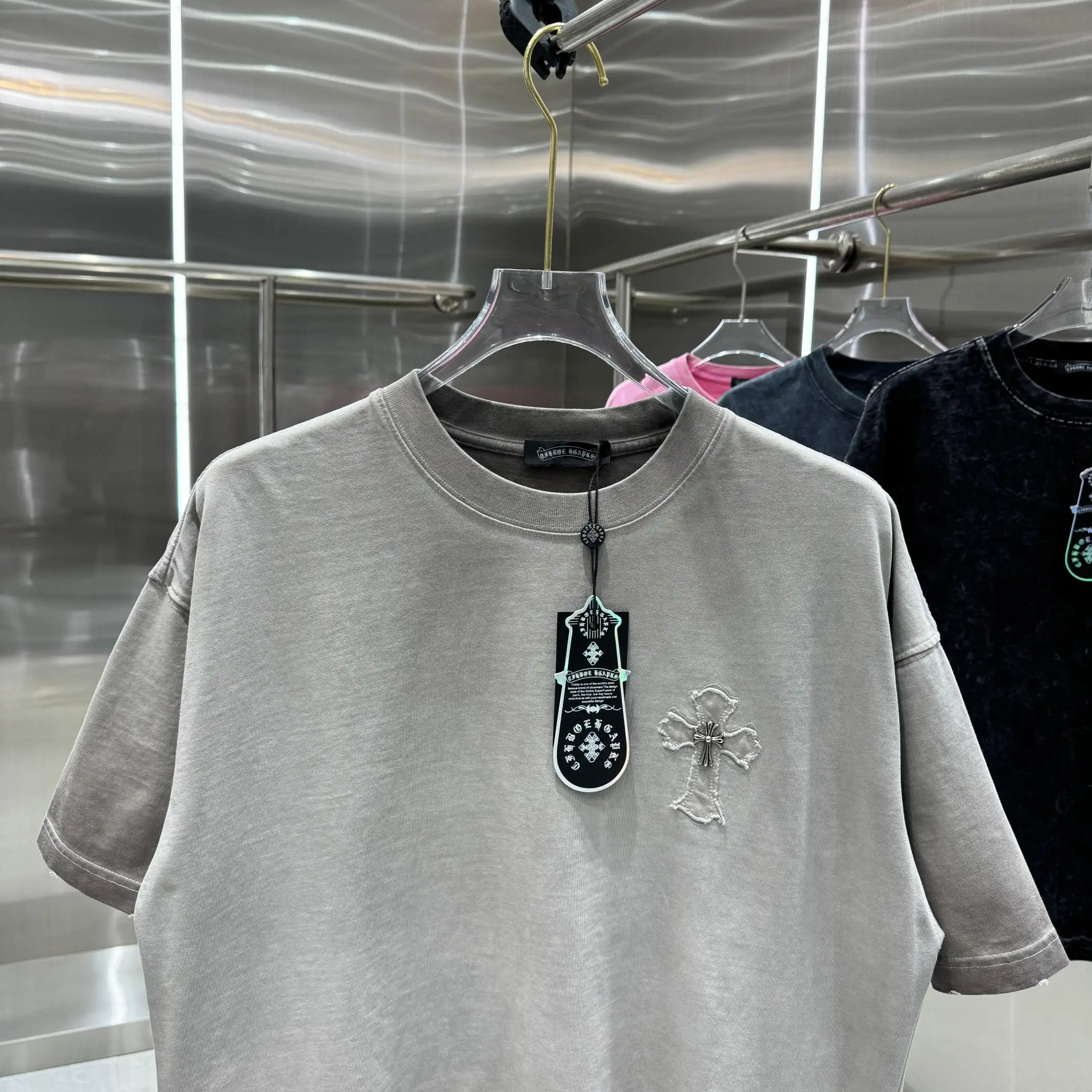 Embroidered Patch Acid-Wash T-Shirt D18013828 — view 6