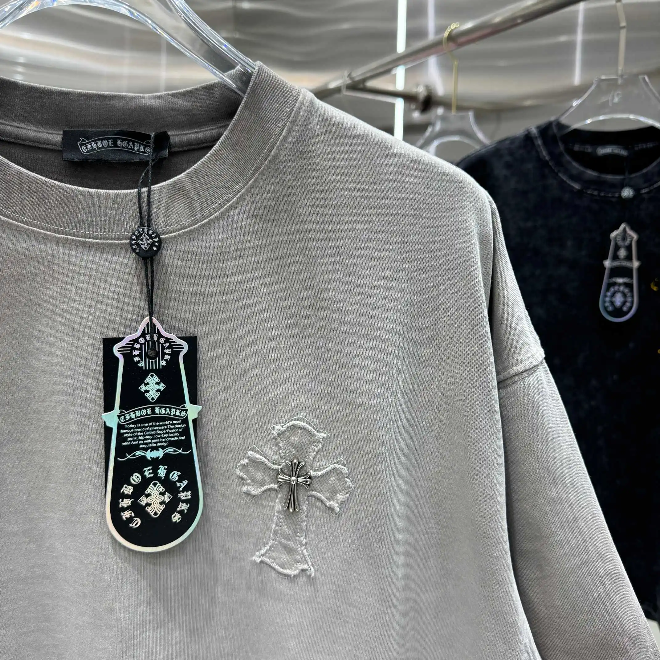 Embroidered Patch Acid-Wash T-Shirt D18013828 — view 7