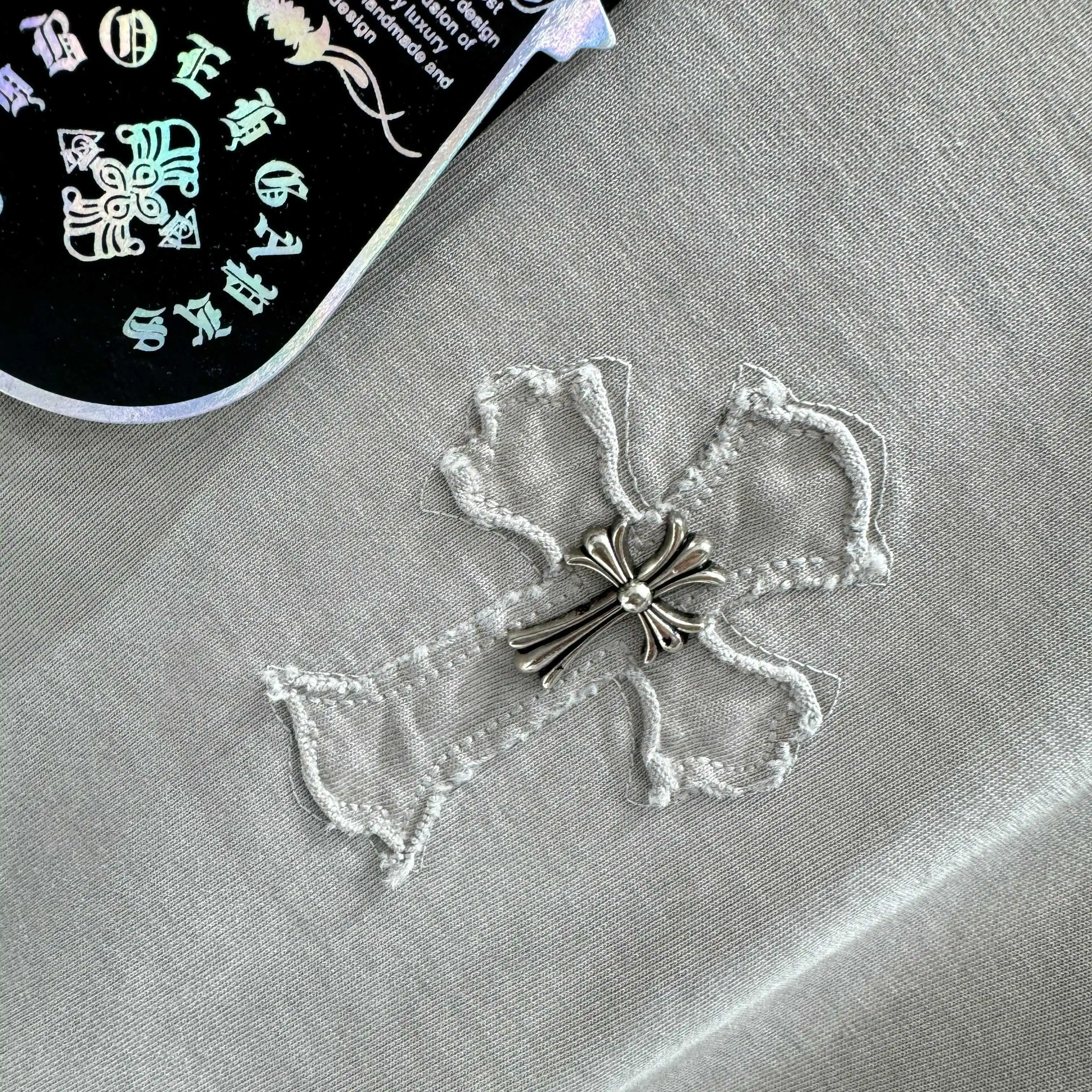 Embroidered Patch Acid-Wash T-Shirt D18013828 — view 8