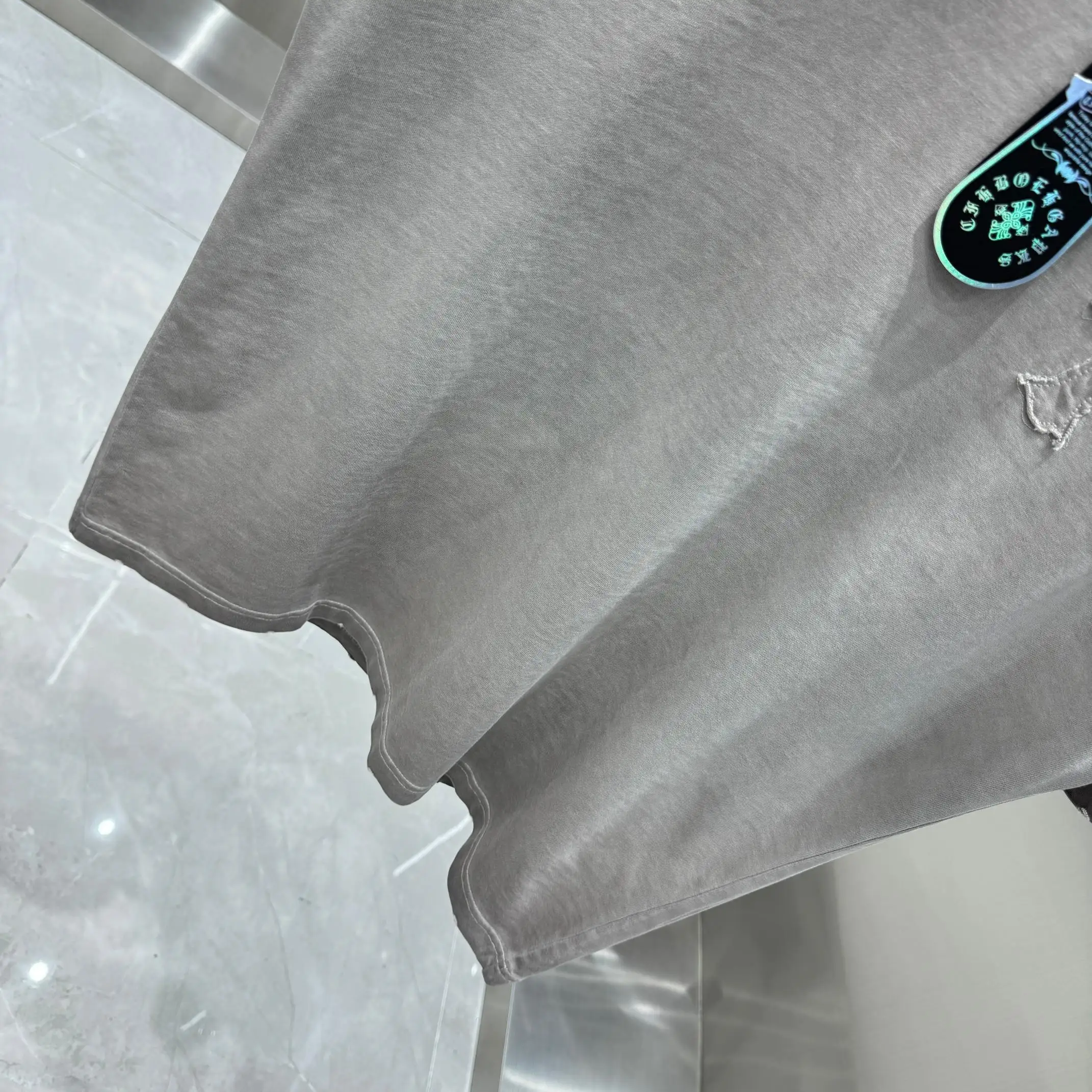 Embroidered Patch Acid-Wash T-Shirt D18013828 — view 9
