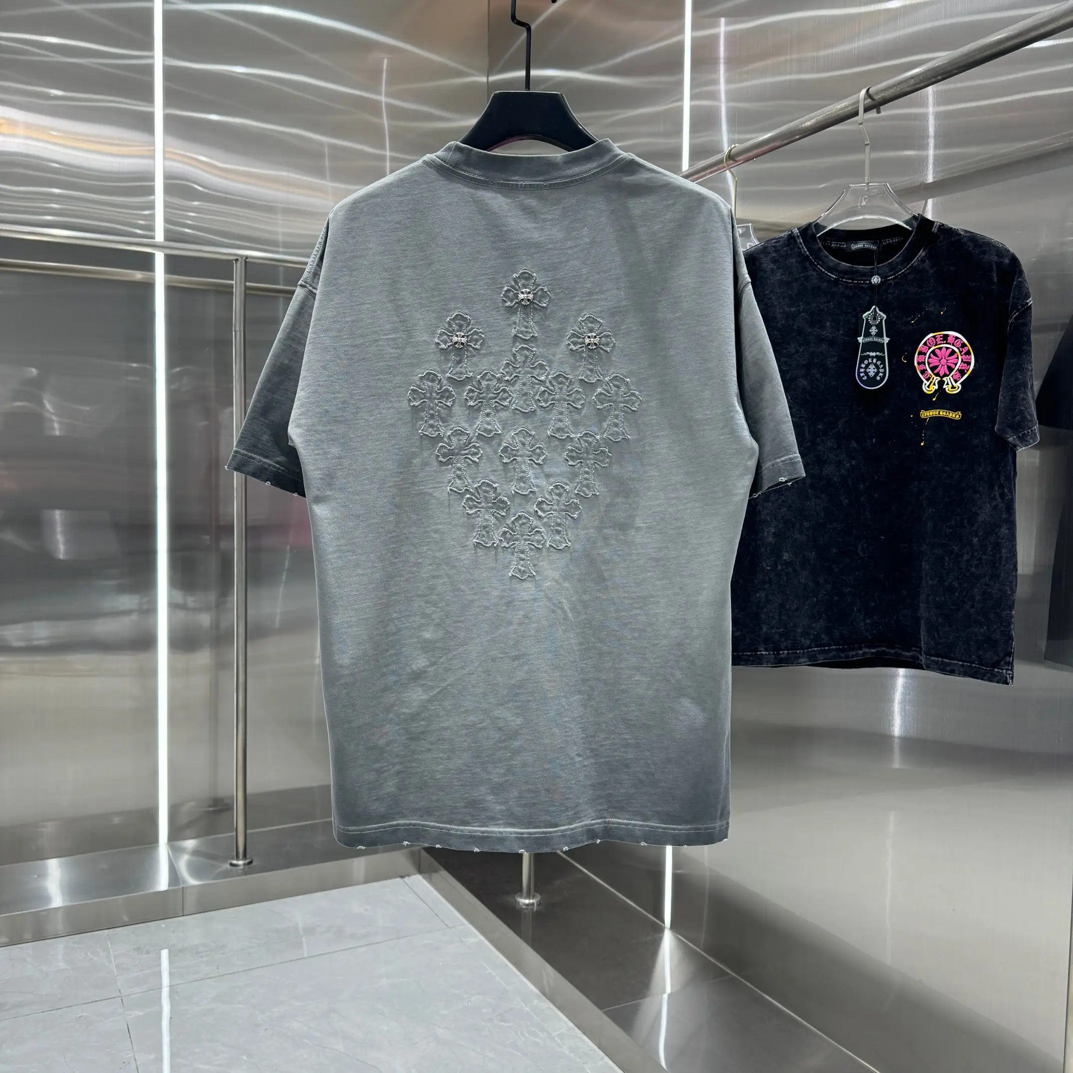 Embroidered Acid-Wash Cotton T-Shirt D18013832 — view 2