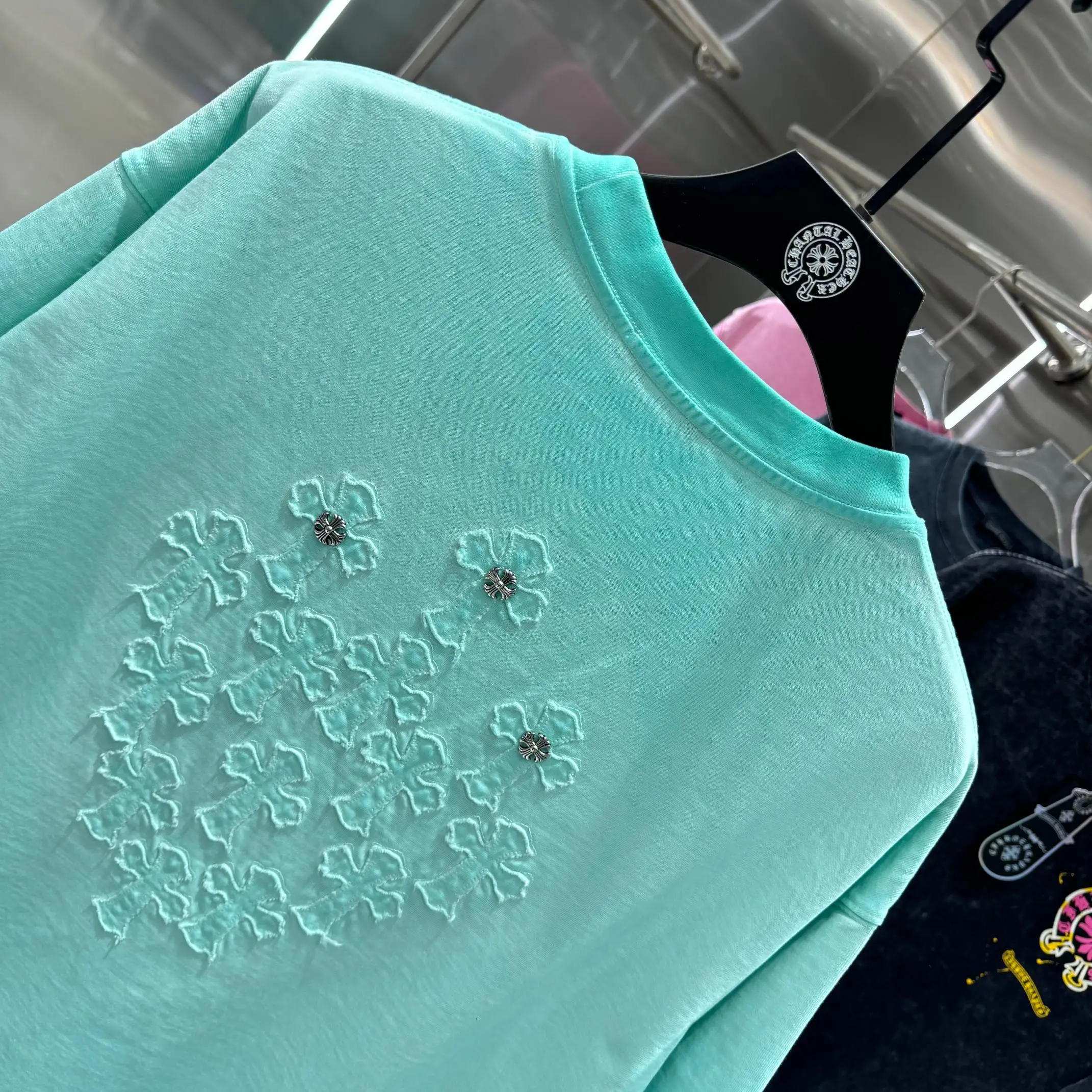 Acid-Wash Embroidered Patch T-Shirt D18013830 — view 5