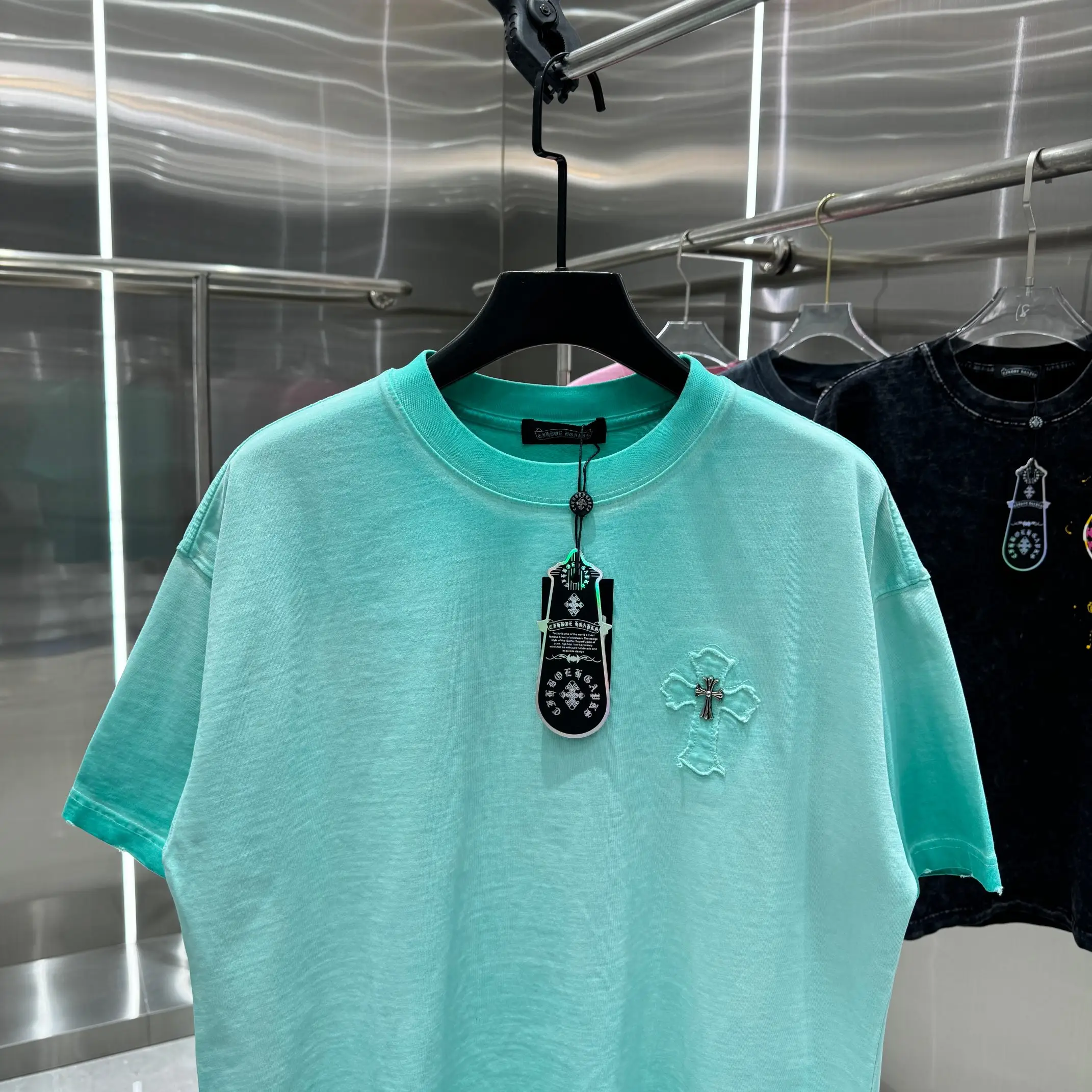 Acid-Wash Embroidered Patch T-Shirt D18013830 — view 6