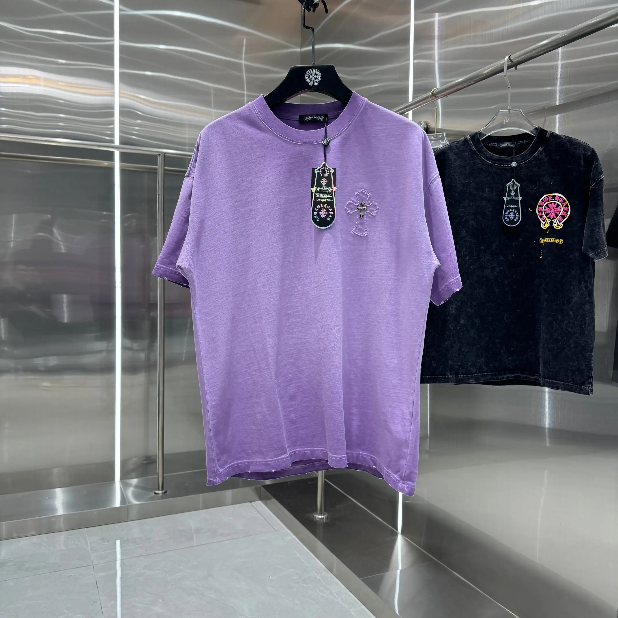 Embroidered Patch Acid-Wash T-Shirt D18013831