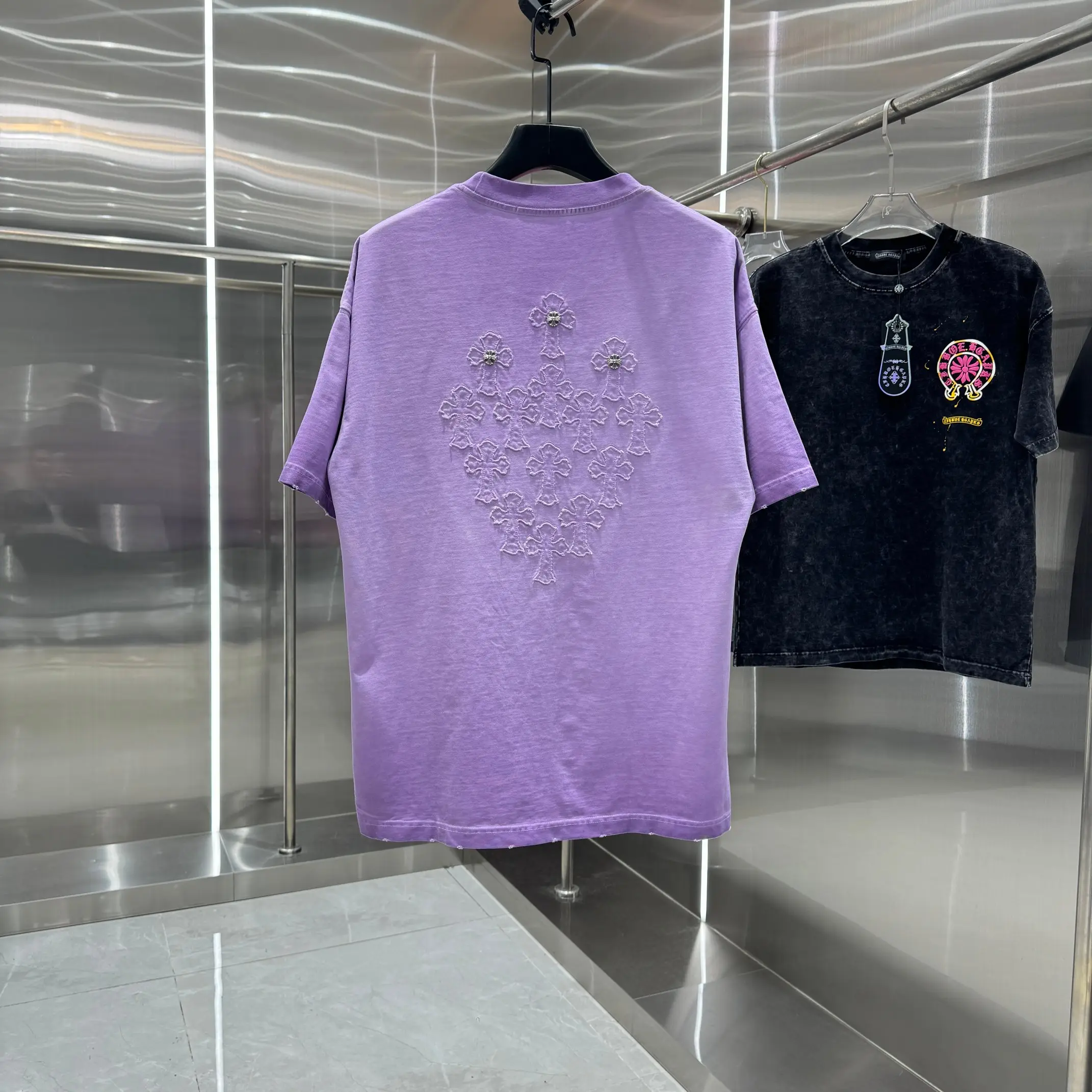 Embroidered Patch Acid-Wash T-Shirt D18013831 — view 2