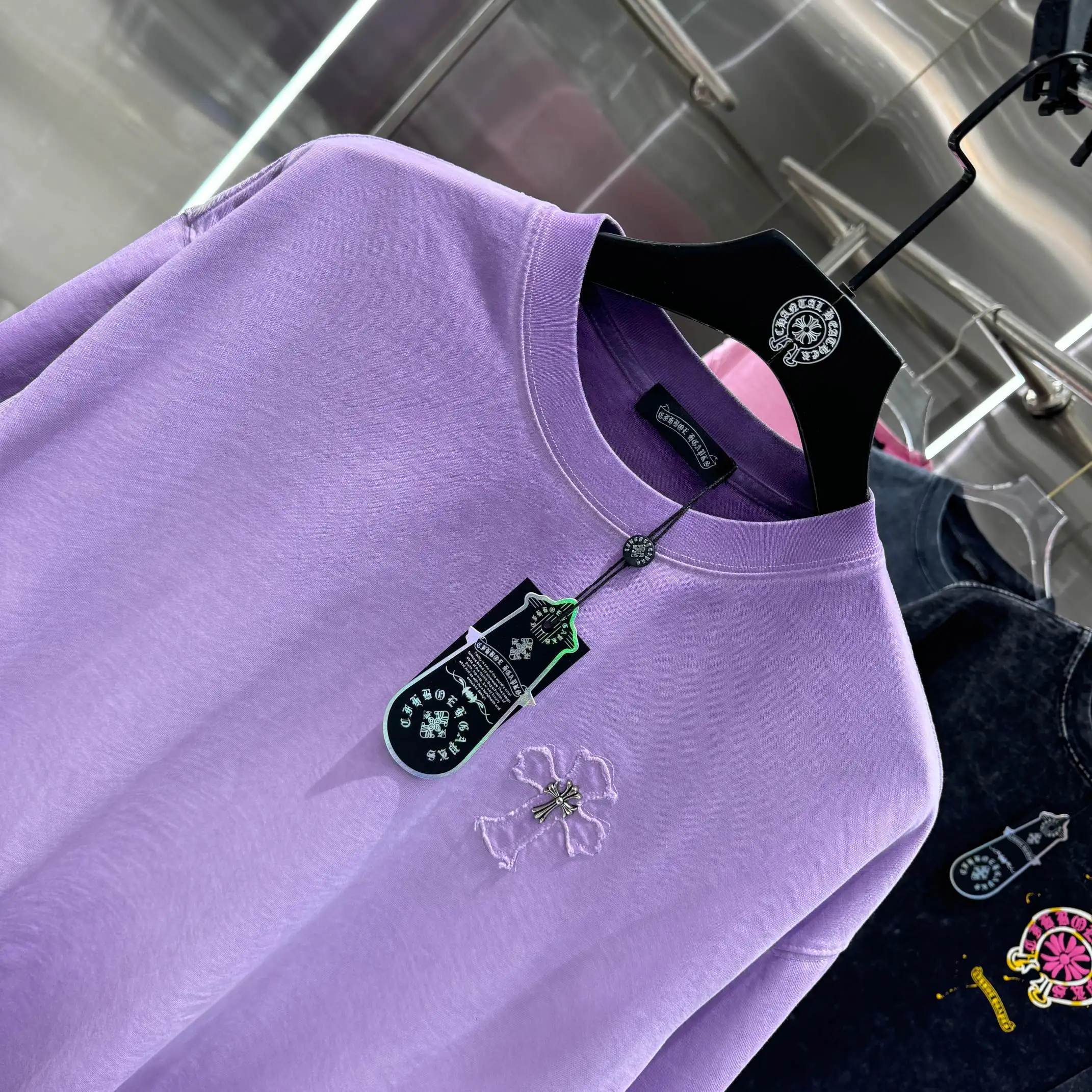 Embroidered Patch Acid-Wash T-Shirt D18013831 — view 4