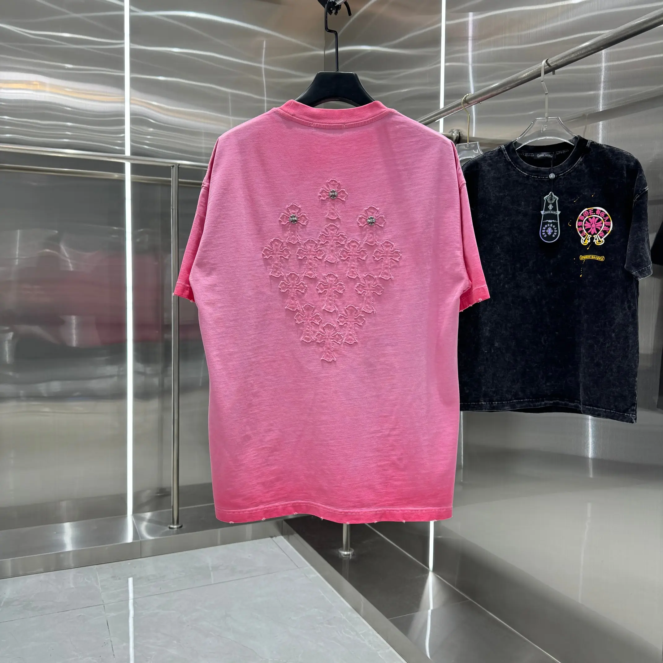 Washed Embroidered Patch T-Shirt D18013829 — view 2
