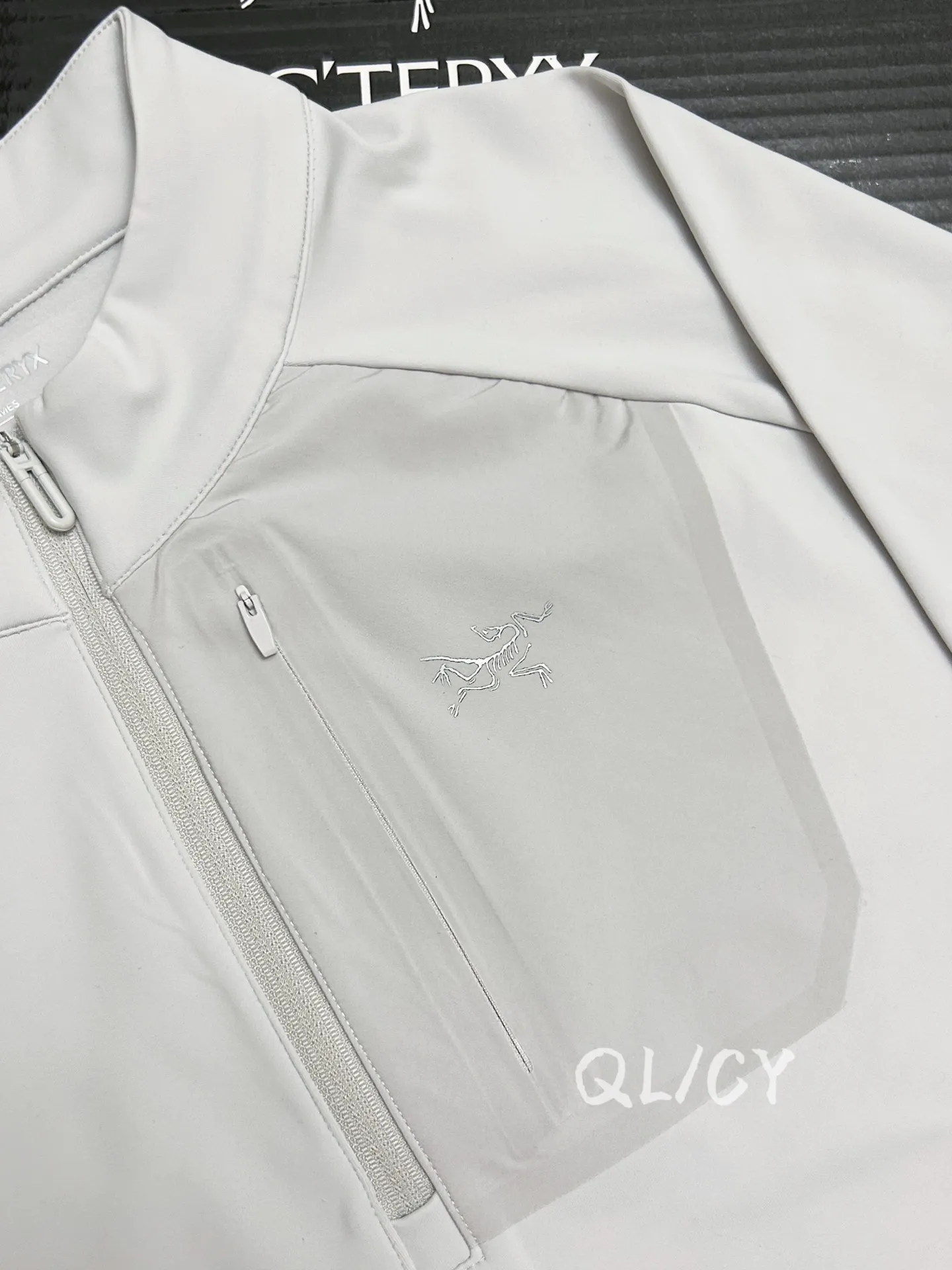 Delta Zip-Neck Fleece Sweatshirt D18019682 — view 2