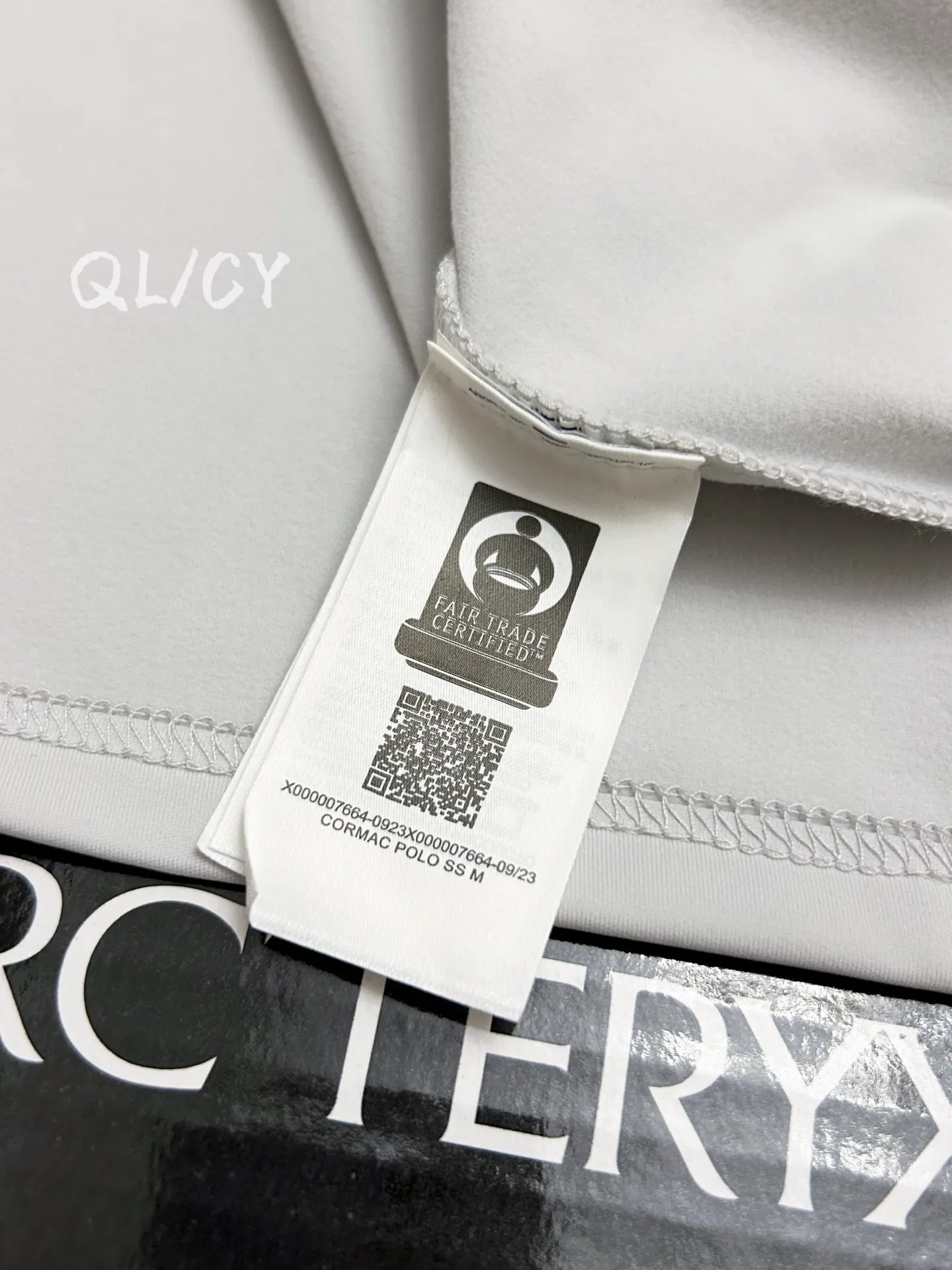 Delta Zip-Neck Fleece Sweatshirt D18019682 — view 6