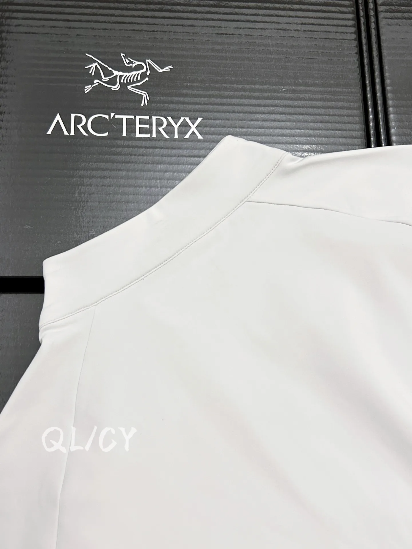 Delta Zip-Neck Fleece Sweatshirt D18019682 — view 9