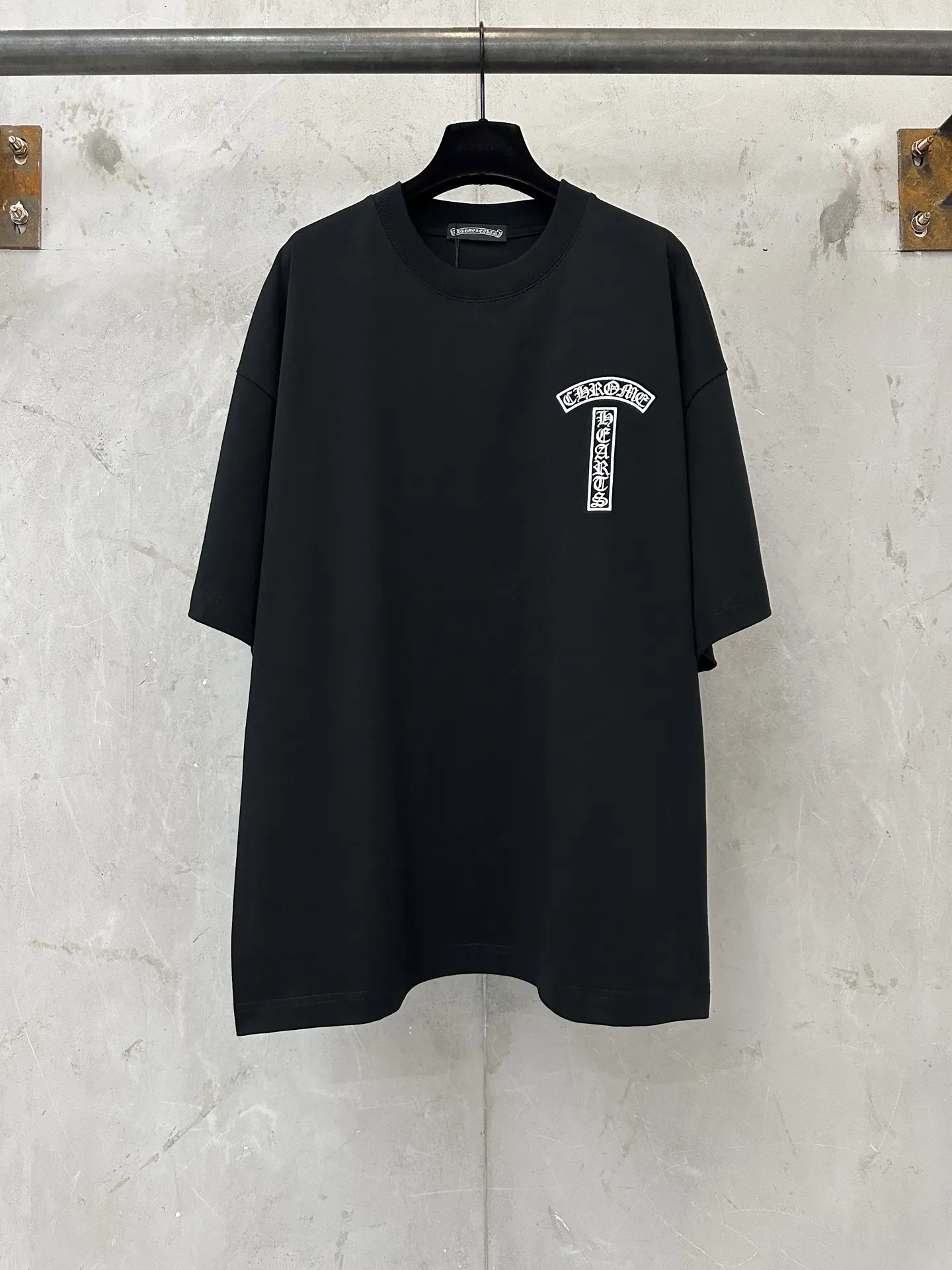 Embroidered Hibiscus Logo Cotton T-Shirt D19011548