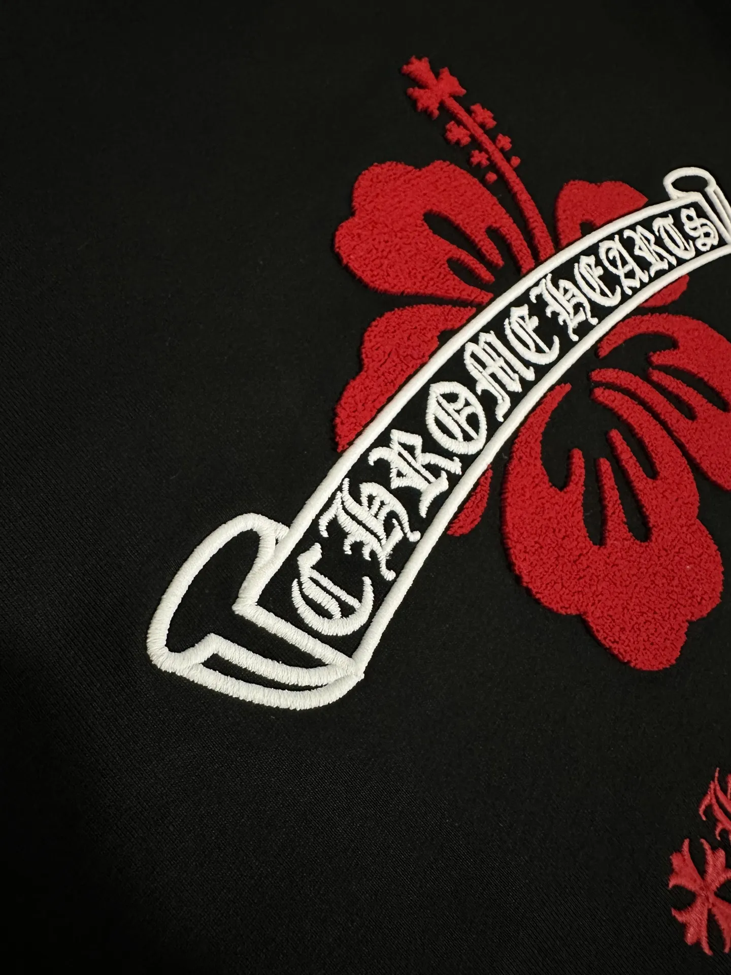 Embroidered Hibiscus Logo Cotton T-Shirt D19011548 — view 6