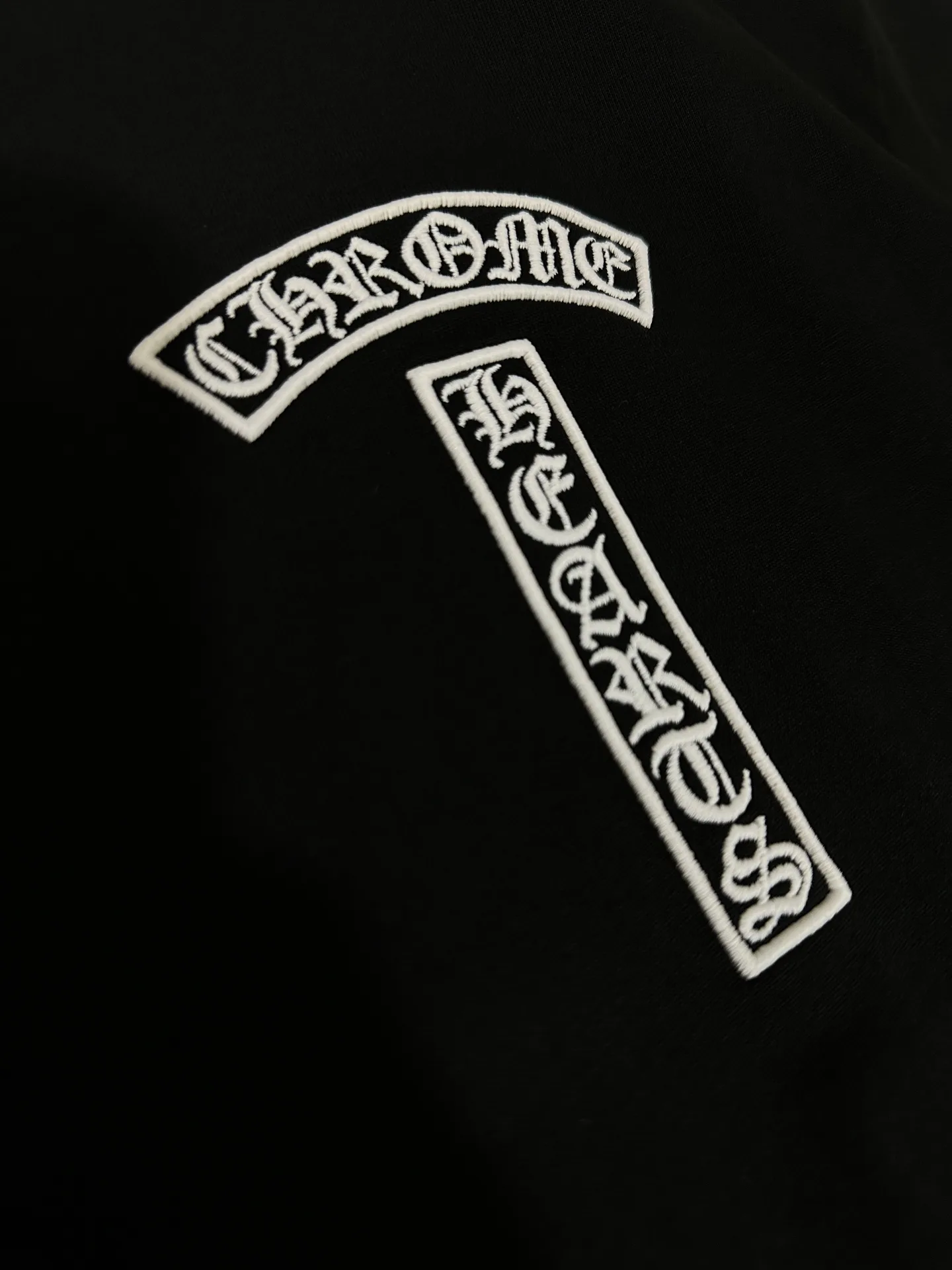 Embroidered Hibiscus Logo Cotton T-Shirt D19011548 — view 8