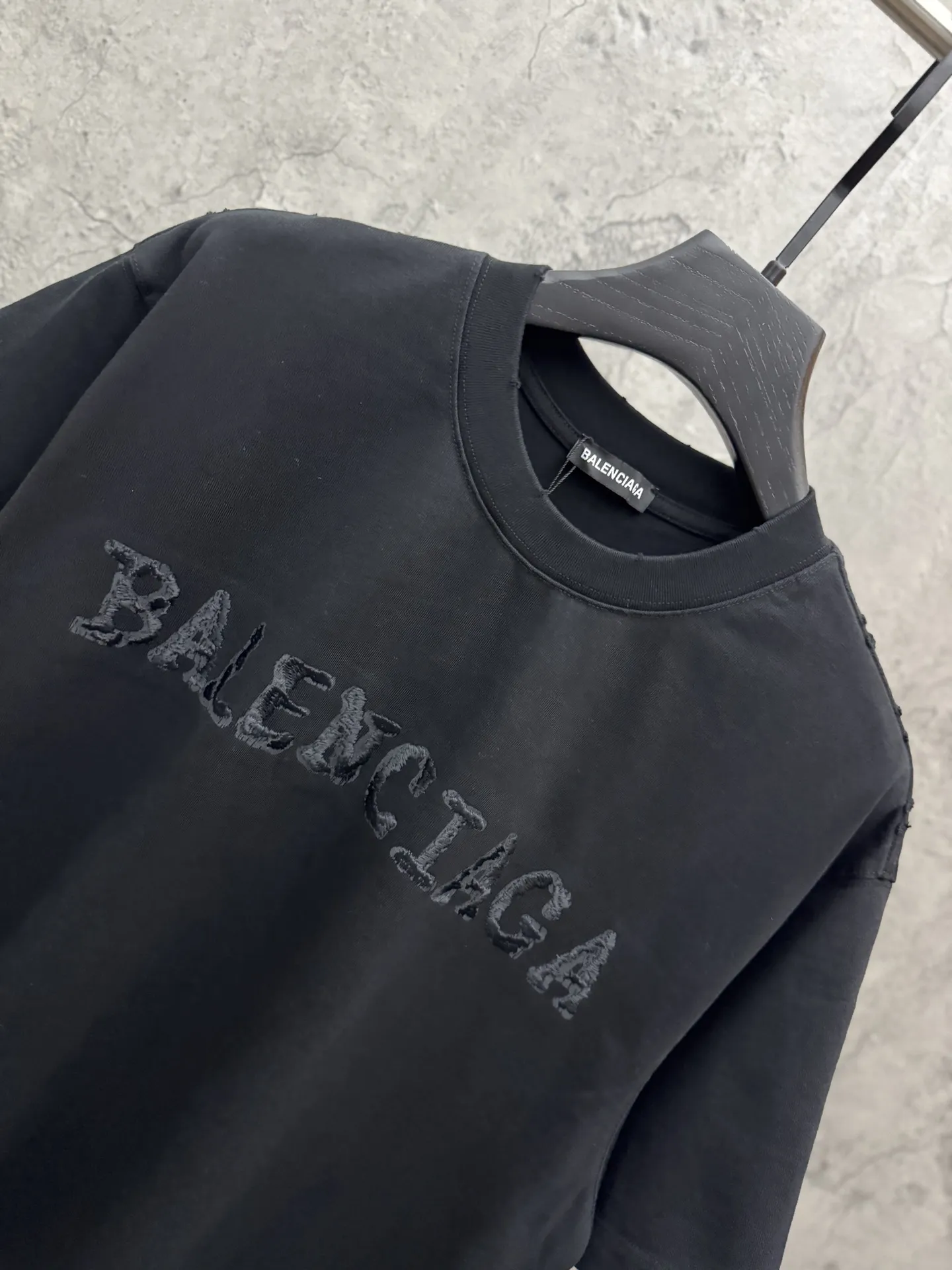 Embroidered Logo Fringe Cotton T-Shirt D19013867 — view 3