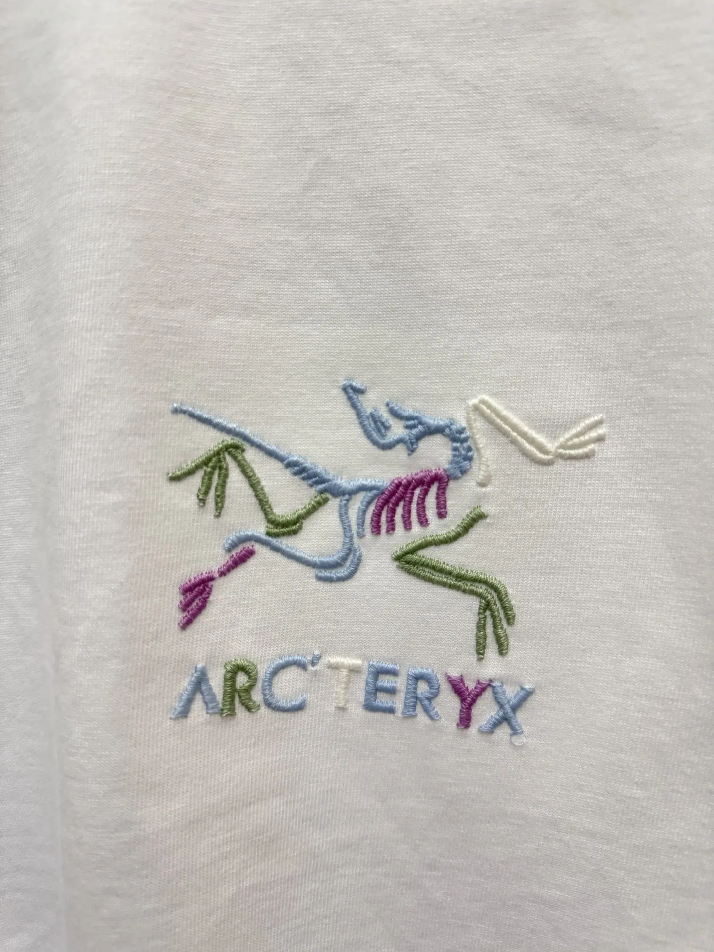 Embroidered UV-Reactive Cotton T-Shirt D19013870 — view 6