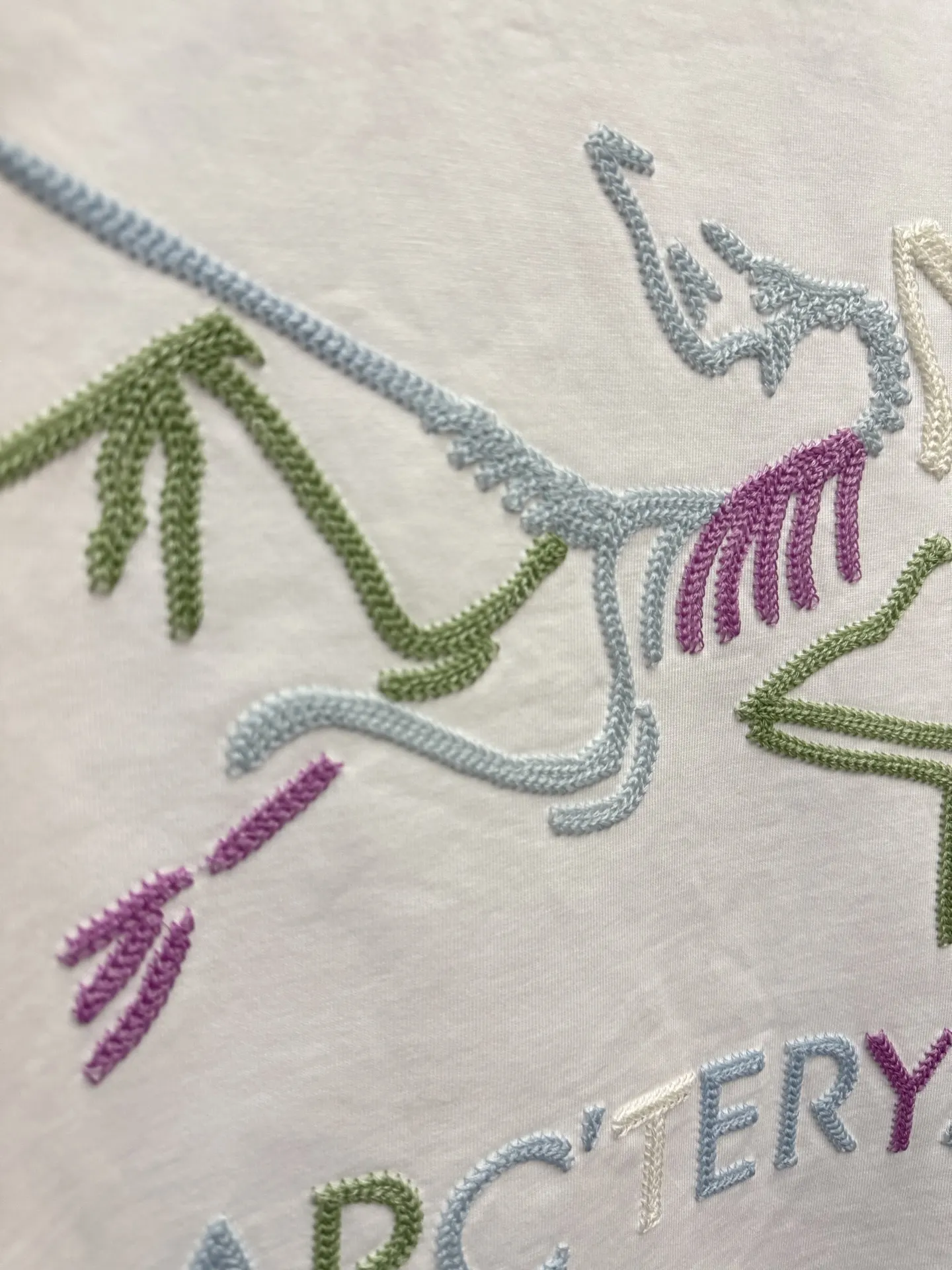 Embroidered UV-Reactive Cotton T-Shirt D19013870 — view 8
