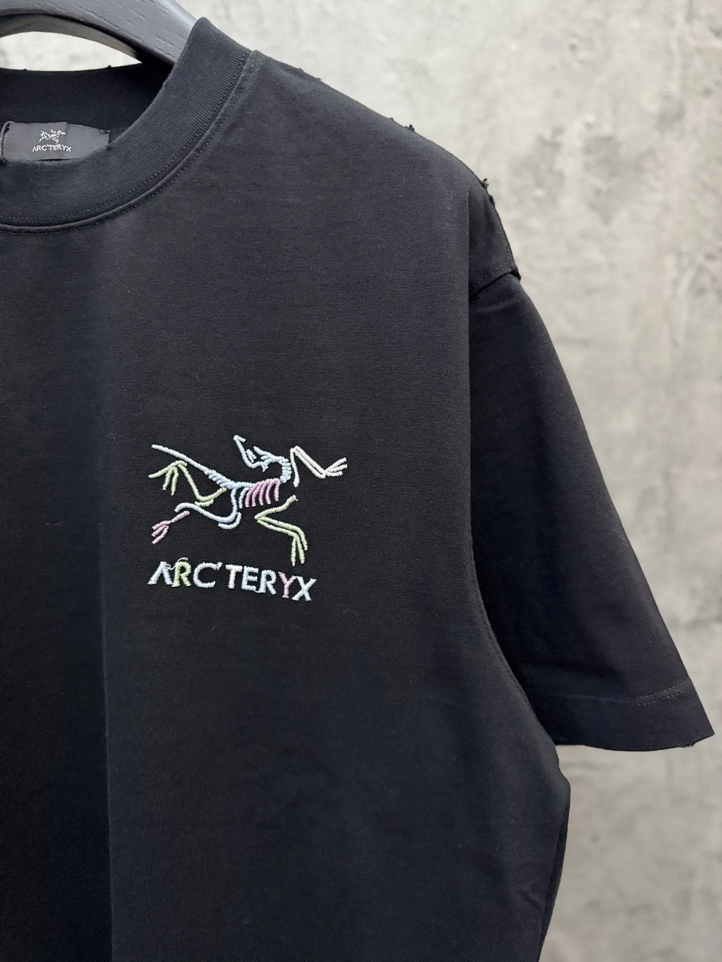 Embroidered Logo UV-Reactive Cotton T-Shirt D19013869 — view 5