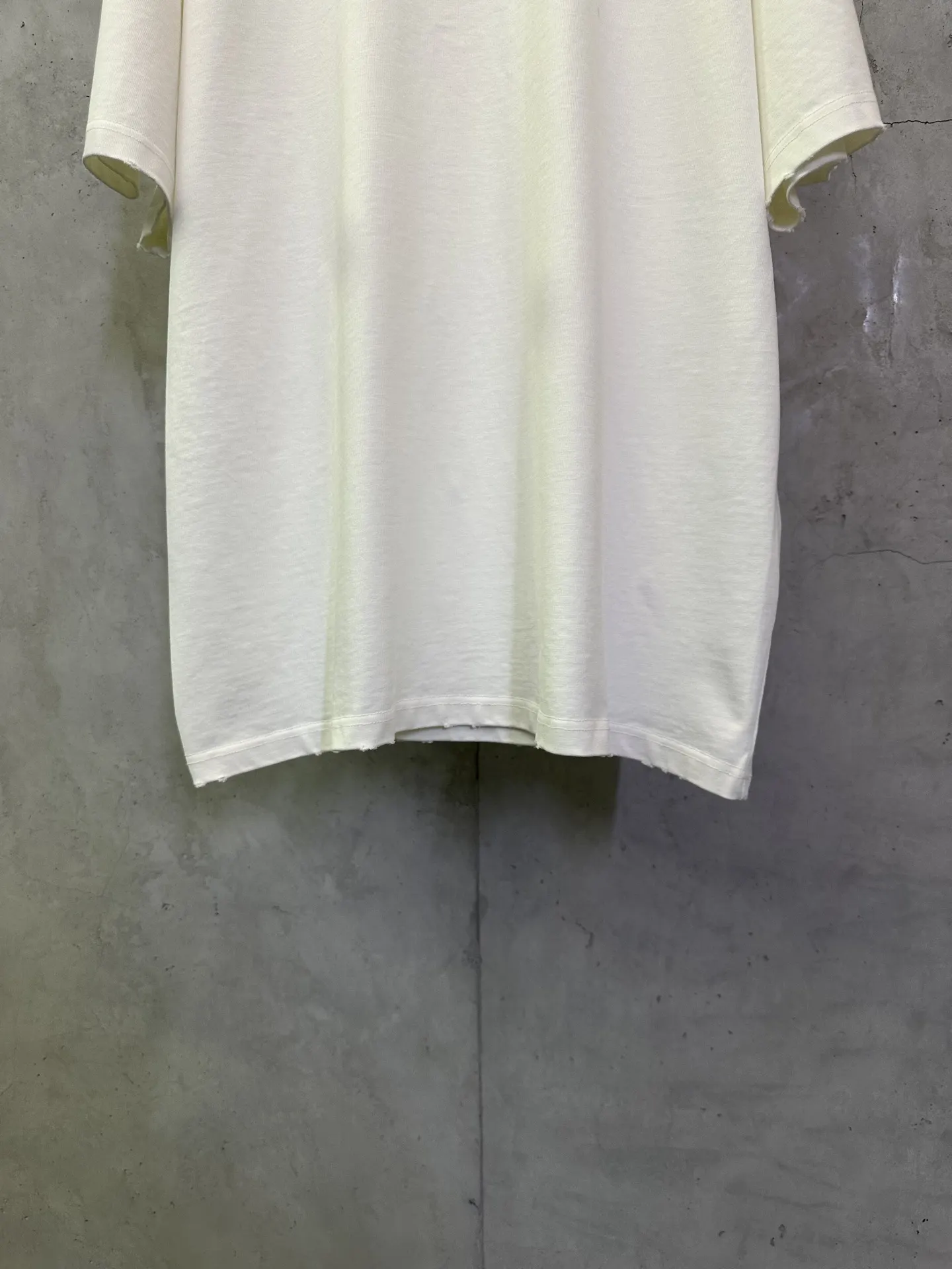 Dior Montaigne Logo Print Cotton T-Shirt D19011212 — view 4
