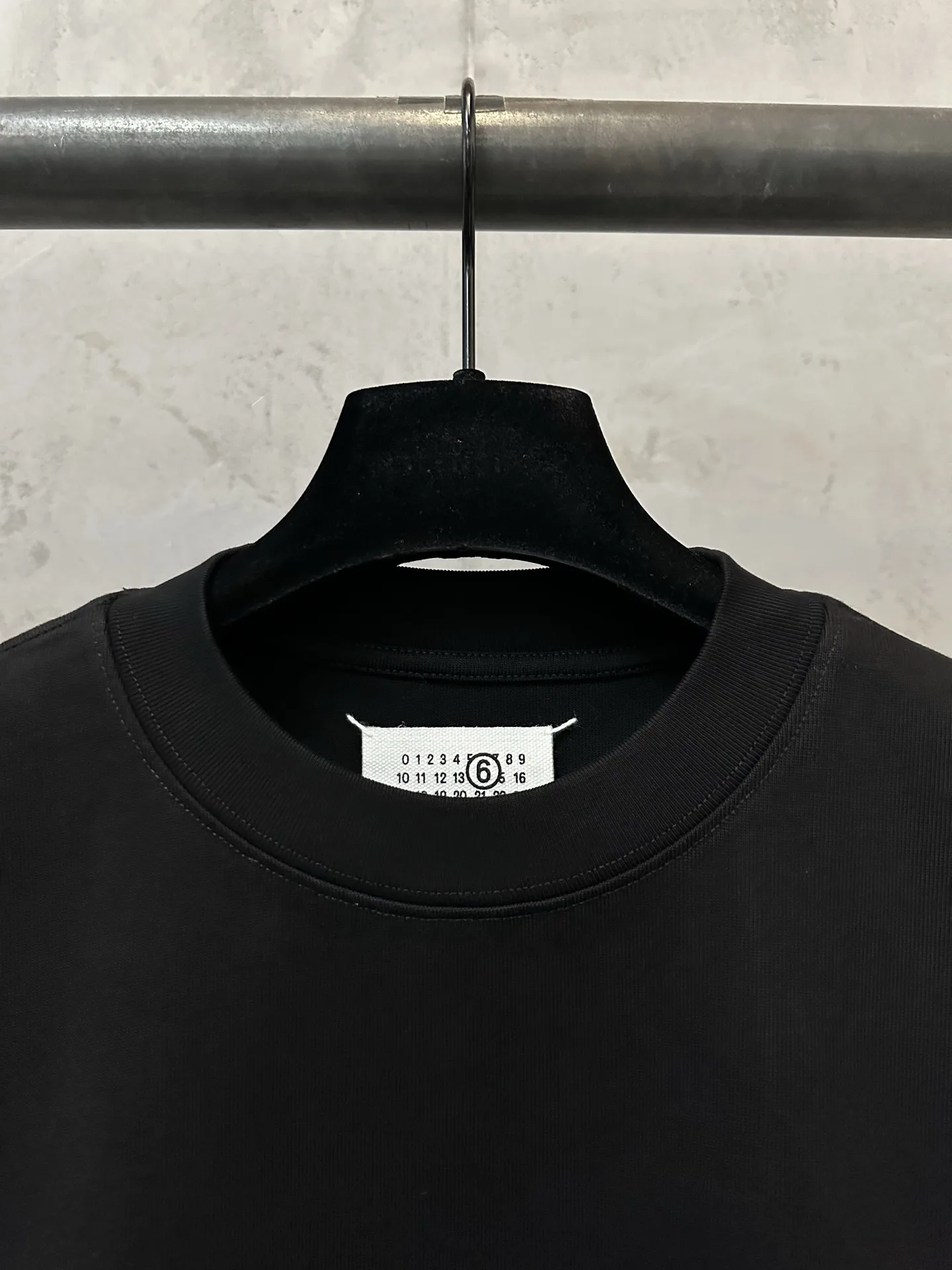 MM6 Maison Margiela Logo Embroidered Heavyweight T-Shirt D19011164 — view 5
