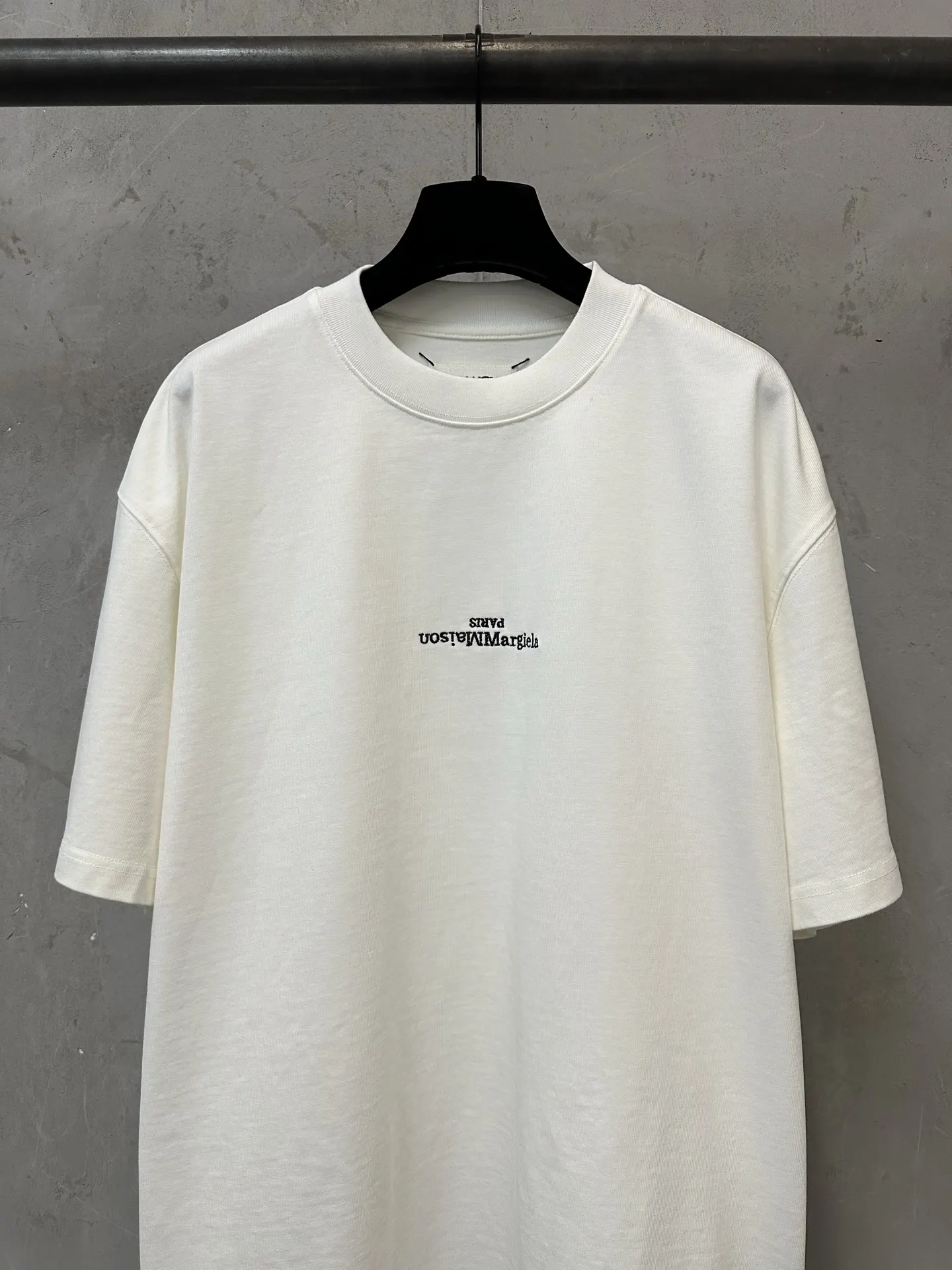 MM6 Maison Margiela Logo Embroidered Heavyweight T-Shirt D19011163 — view 3