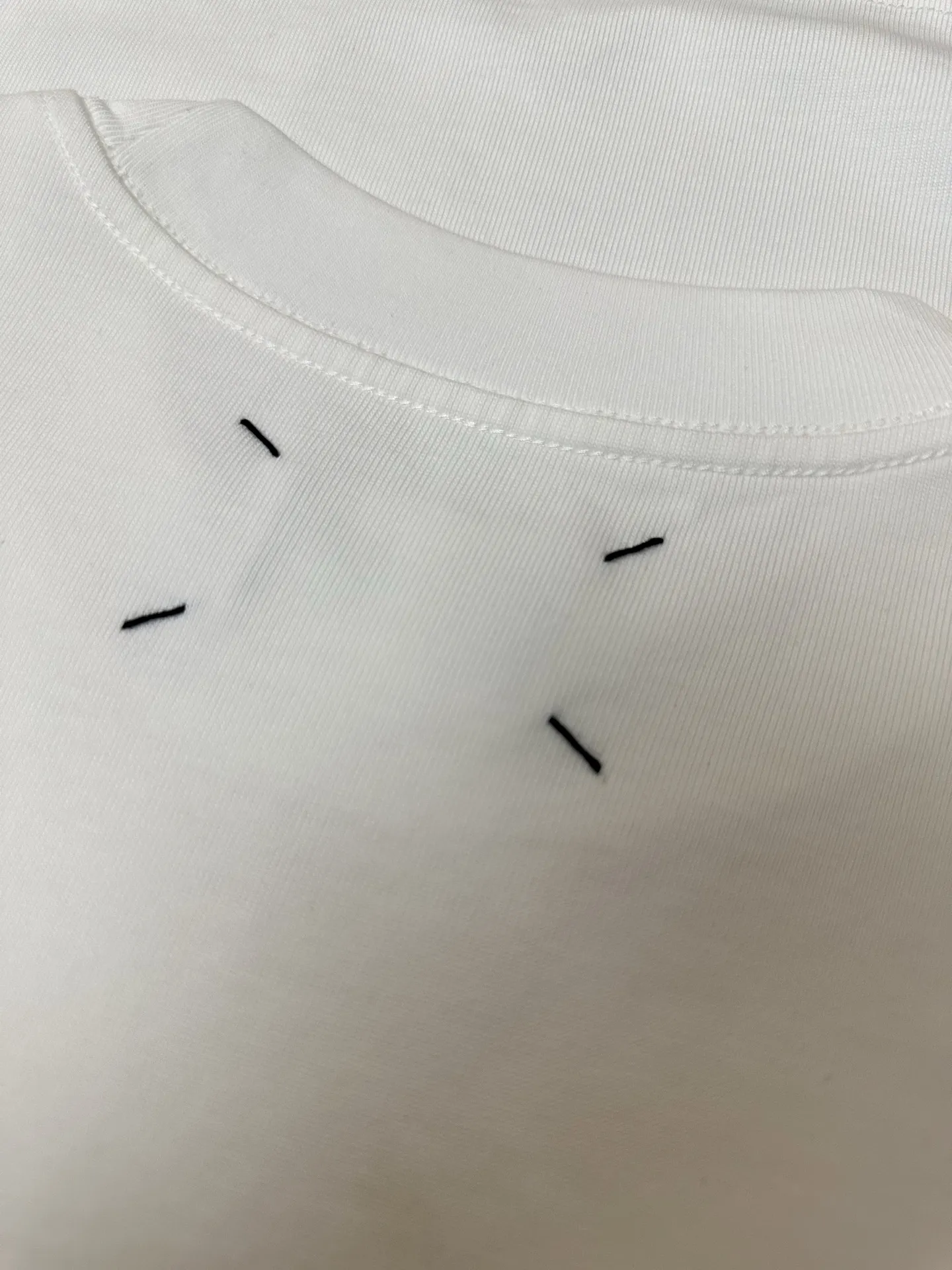 MM6 Maison Margiela Logo Embroidered Heavyweight T-Shirt D19011163 — view 8