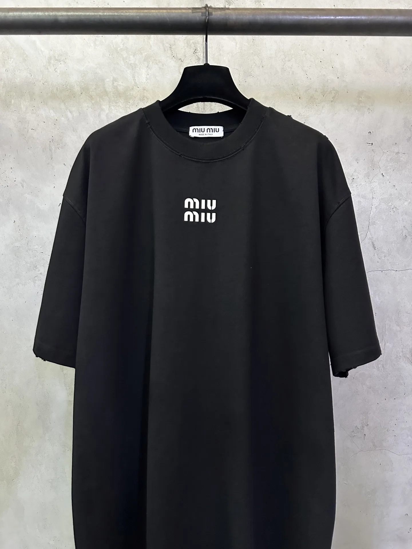Logo Print Distressed Heavyweight T-Shirt D19011001 — view 3